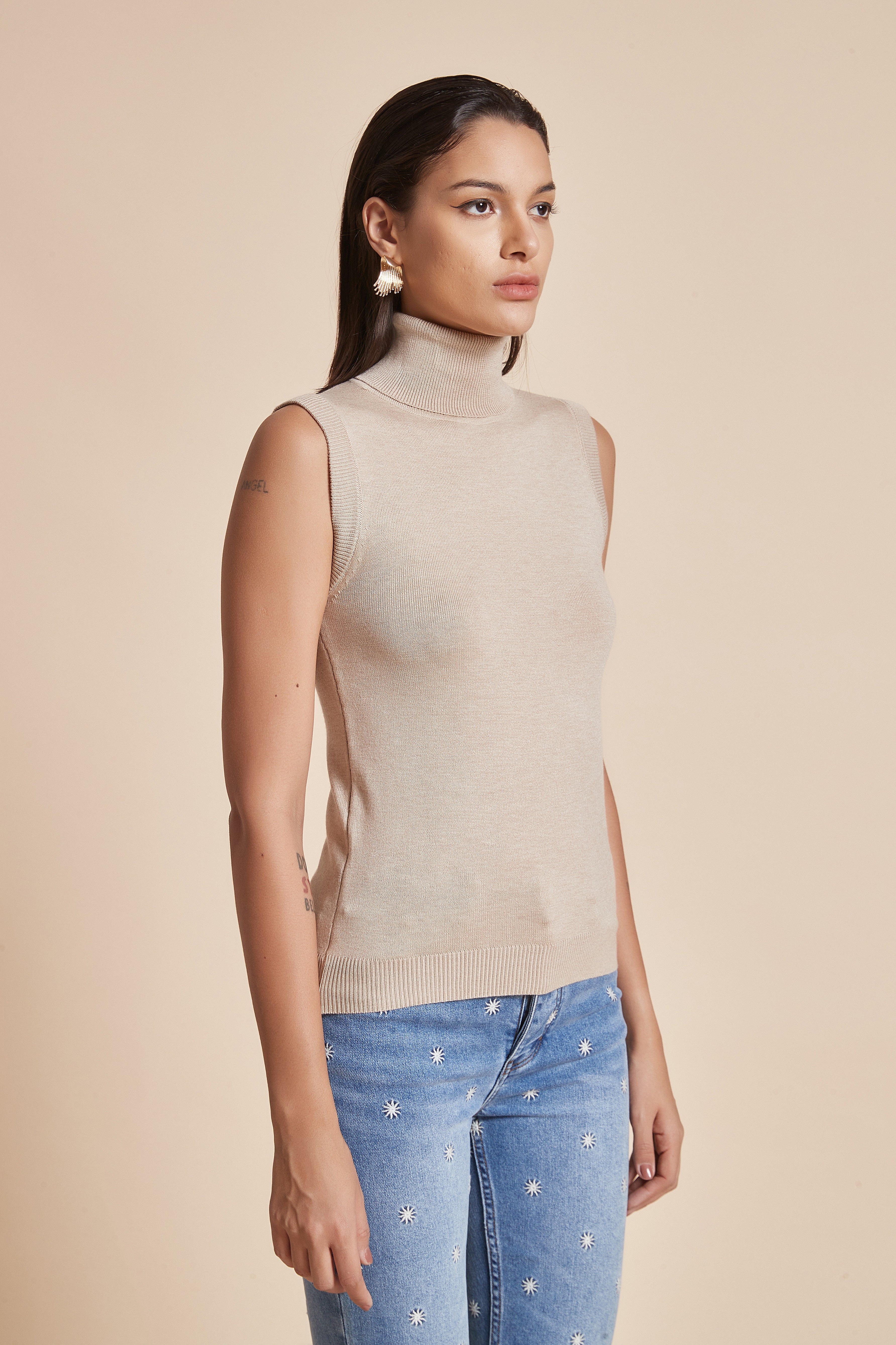 Plain Ribbed High-Neck Blouse With Half Sleeves
