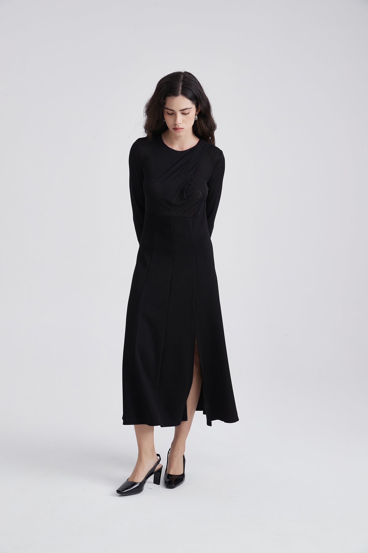 Long-Sleeve Midi Dress with Round Neck and Front Slit
