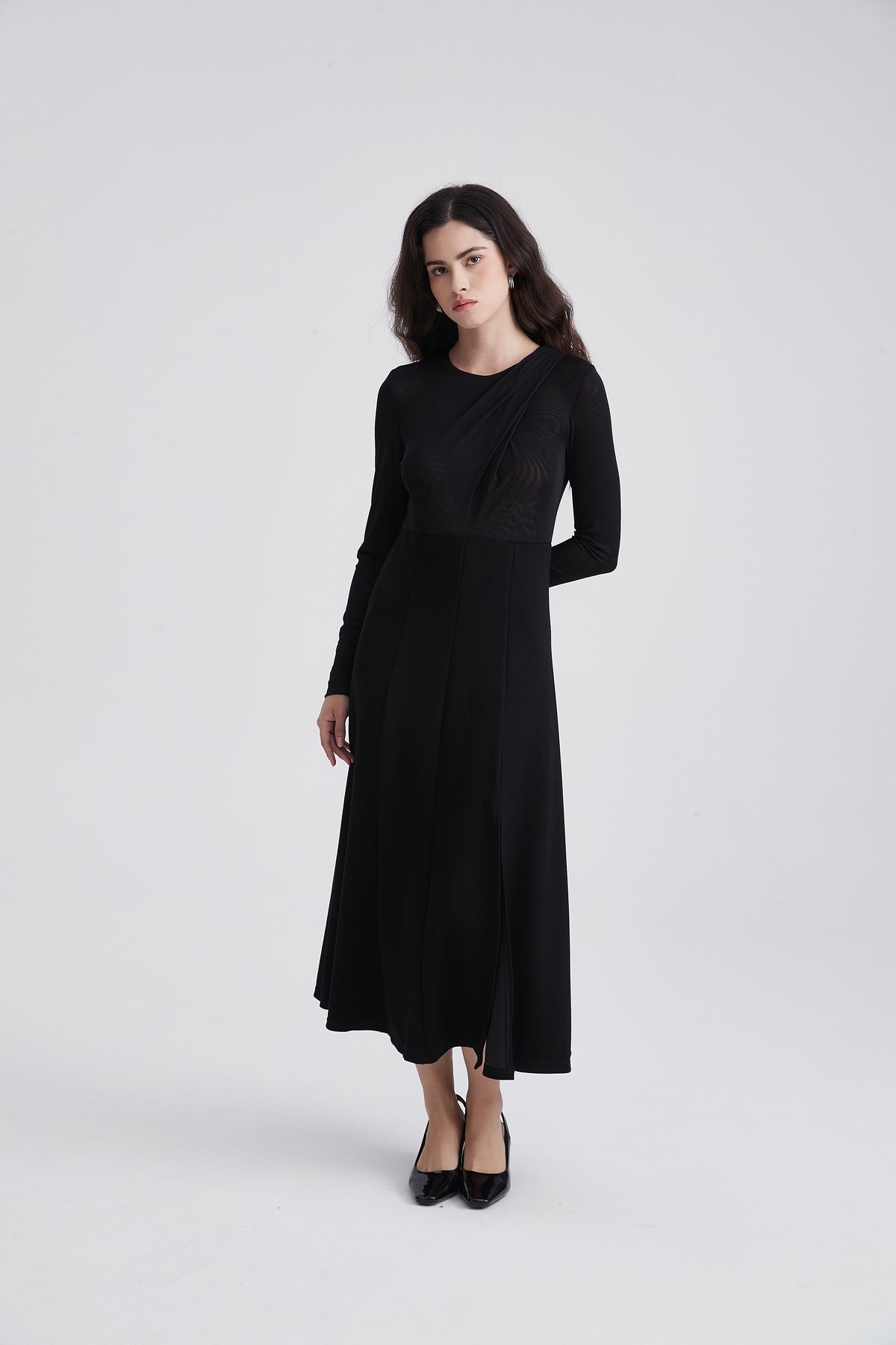 Long-Sleeve Midi Dress with Round Neck and Front Slit