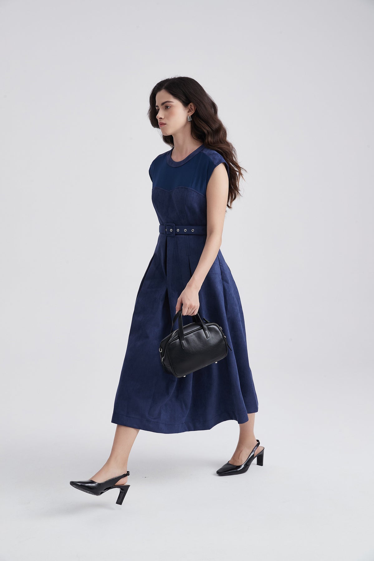 Sleeveless Midi Dress with Belt and Pleats