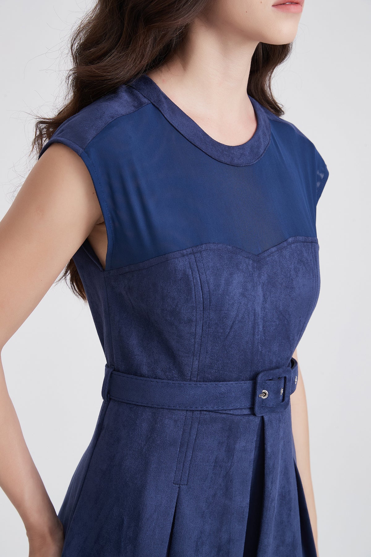 Sleeveless Midi Dress with Belt and Pleats