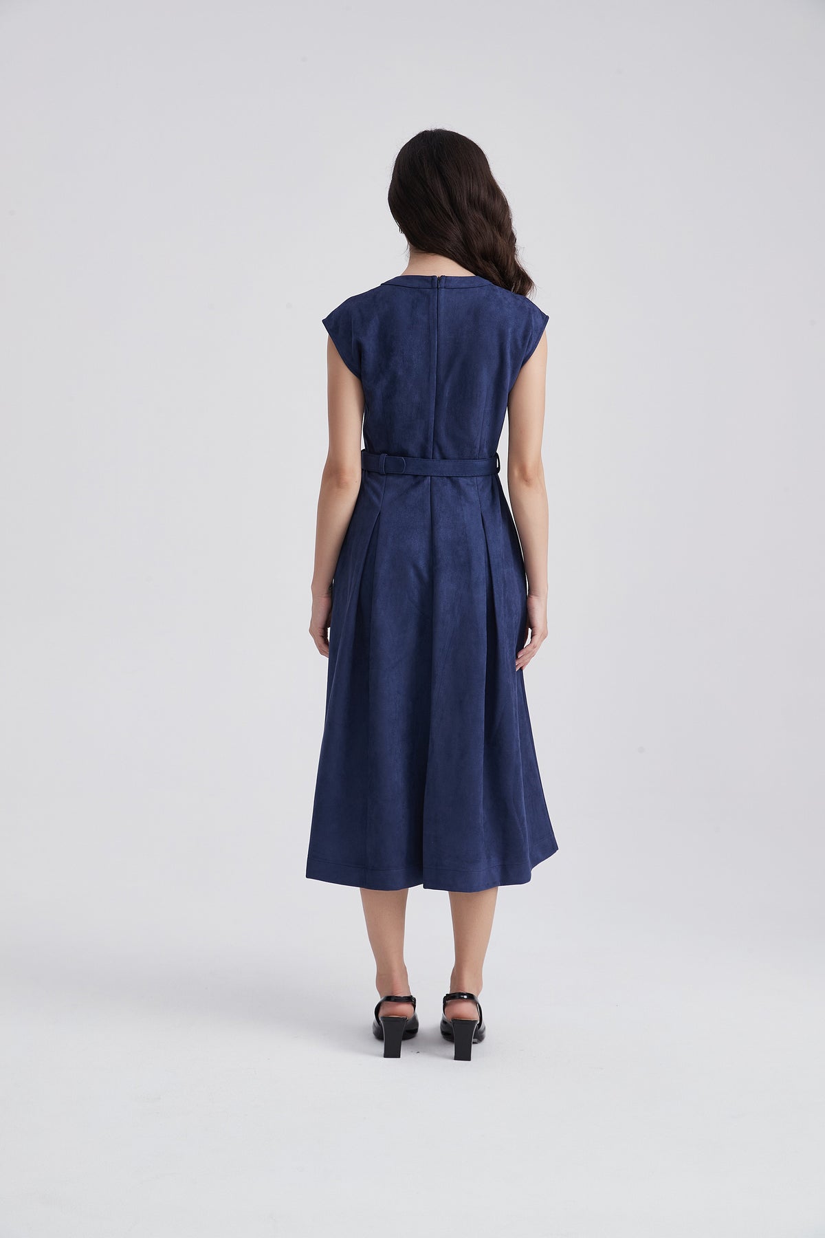 Sleeveless Midi Dress with Belt and Pleats
