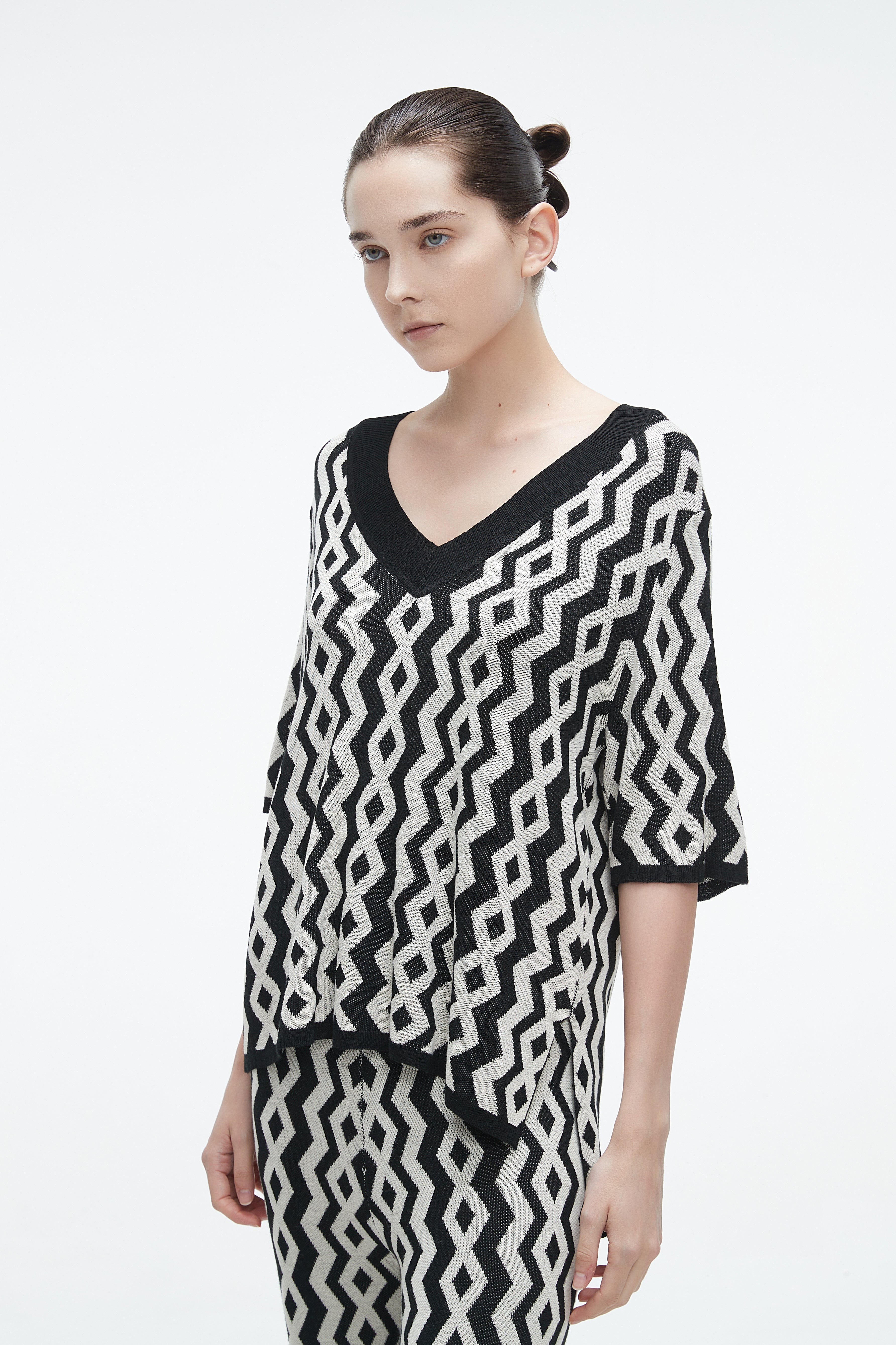 Short Sleeve Printed Blouse With V-Neck