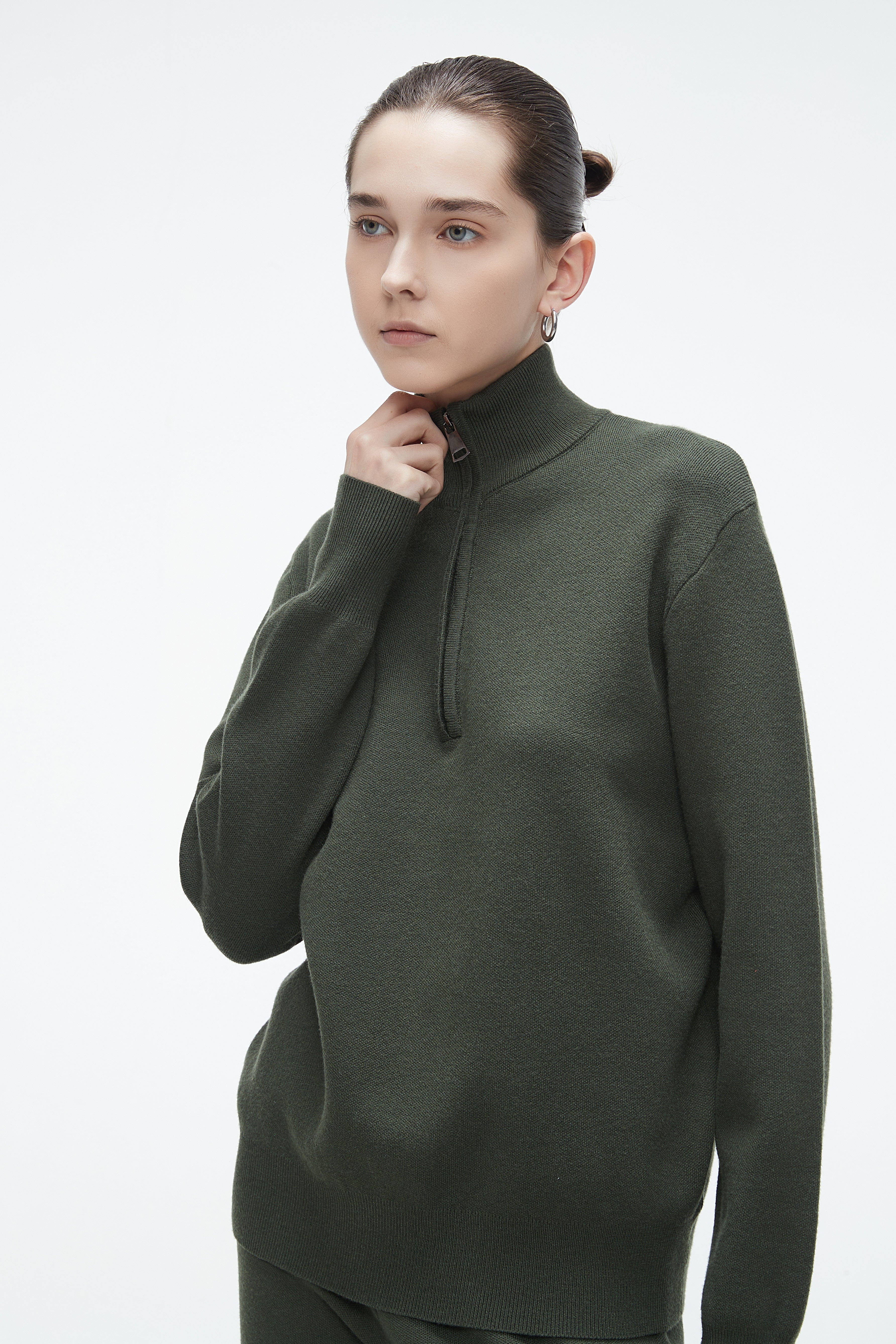 Plain Winter Blouse With Long Collar And Front Zipper And Long Sleeves