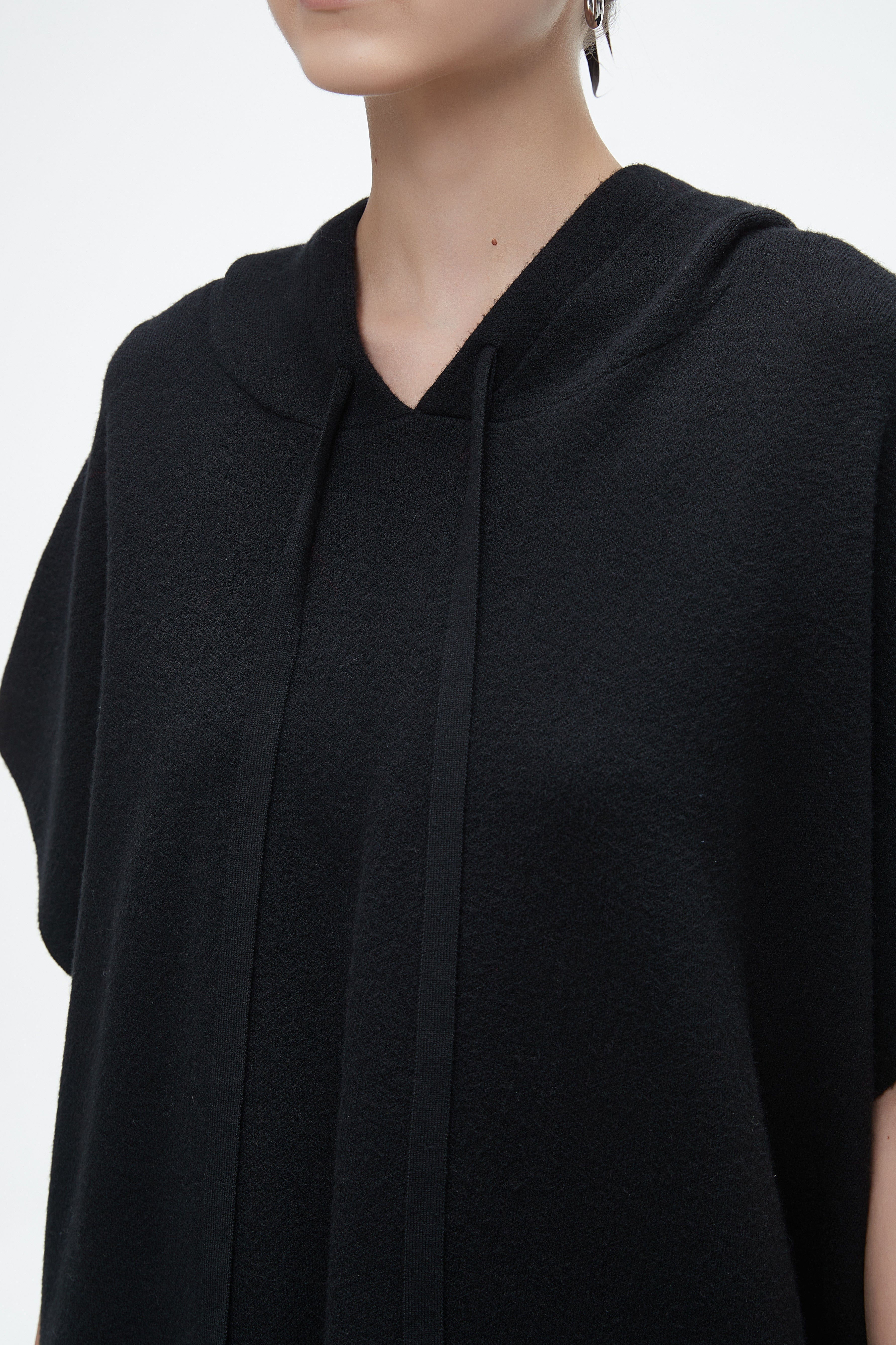 Short-Sleeve Wool Blouse With A Loose Fit And Neck Tie