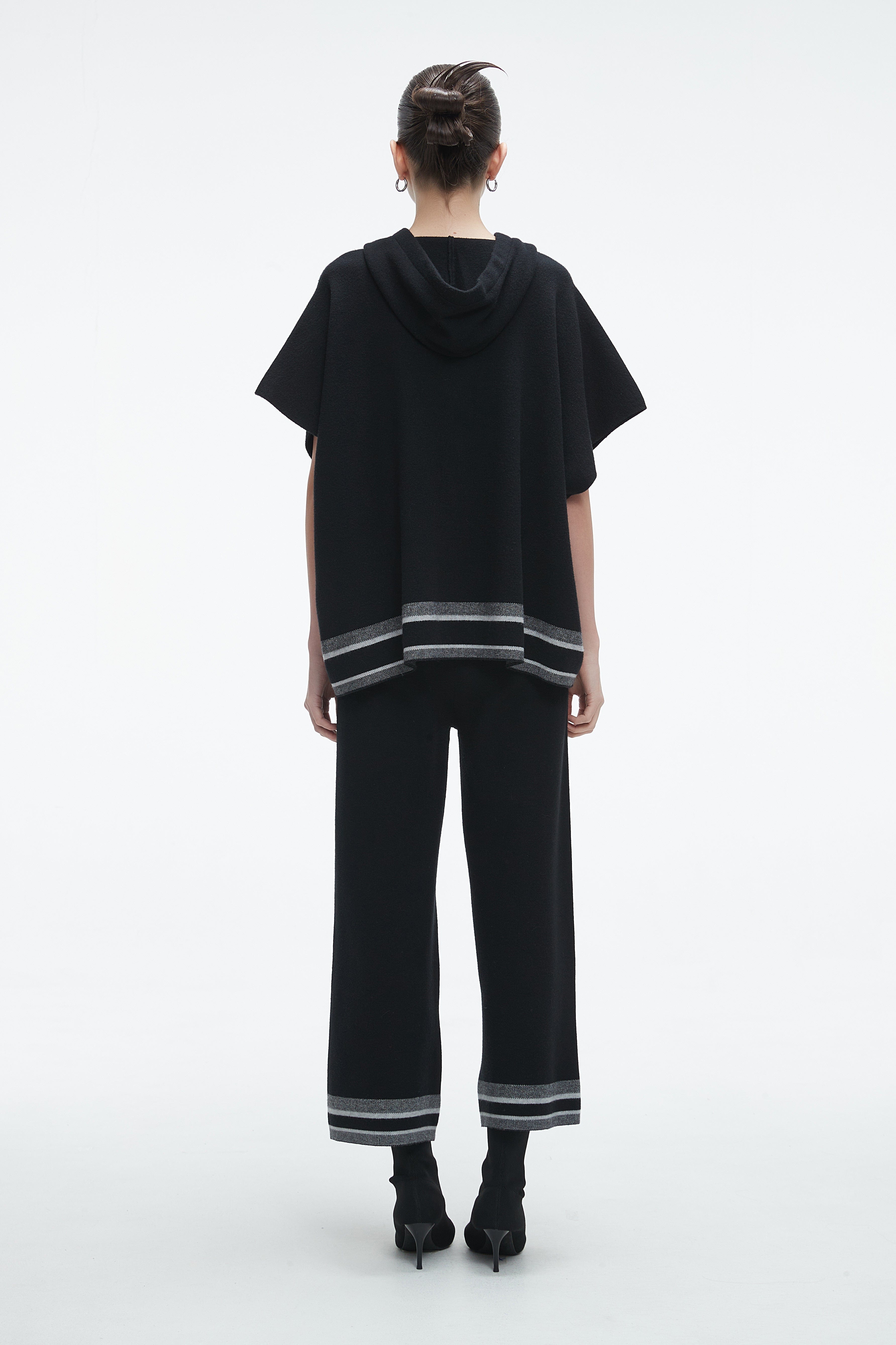 Short-Sleeve Wool Blouse With A Loose Fit And Neck Tie