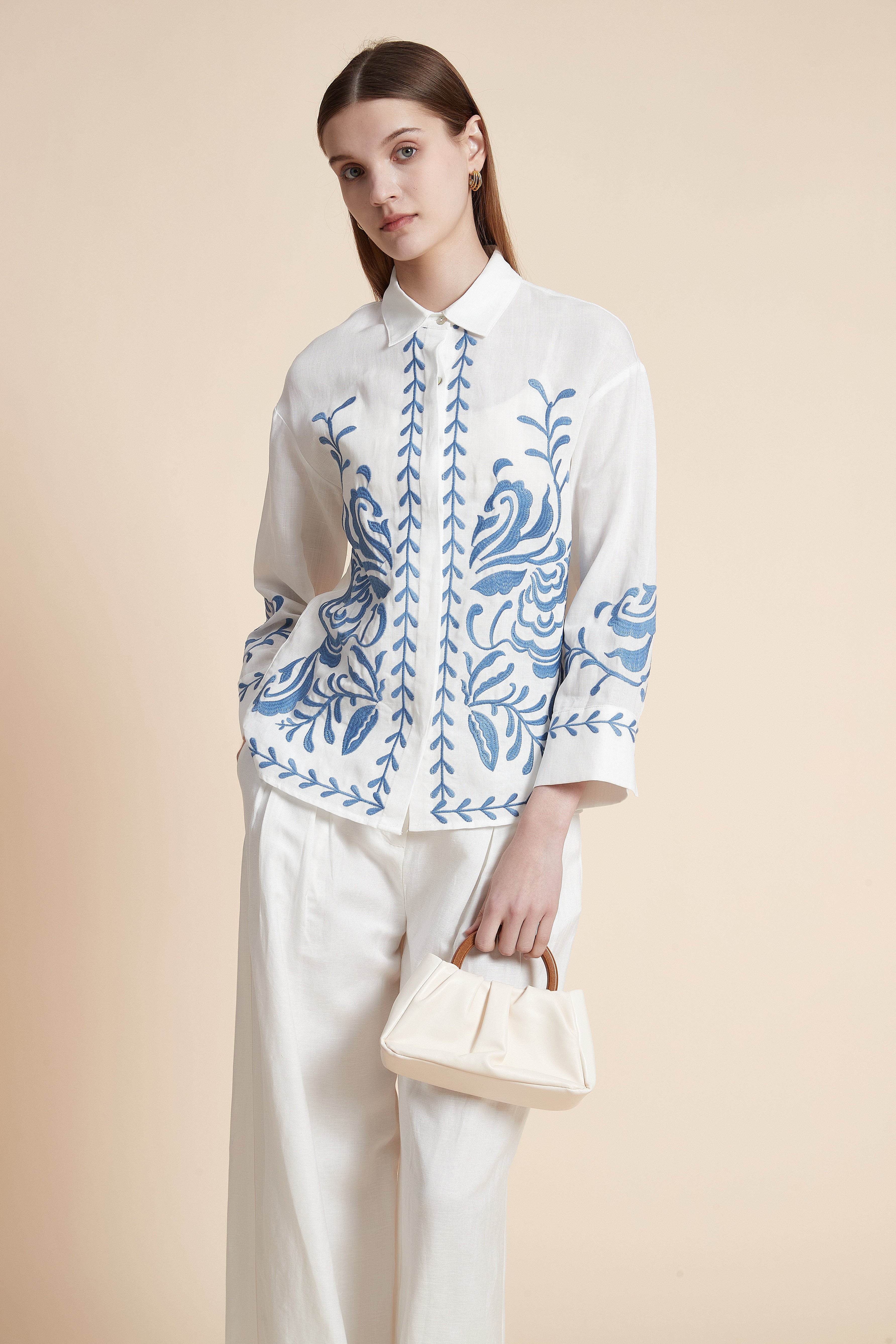 قميص منقوش بأكمام طويلة ناعم