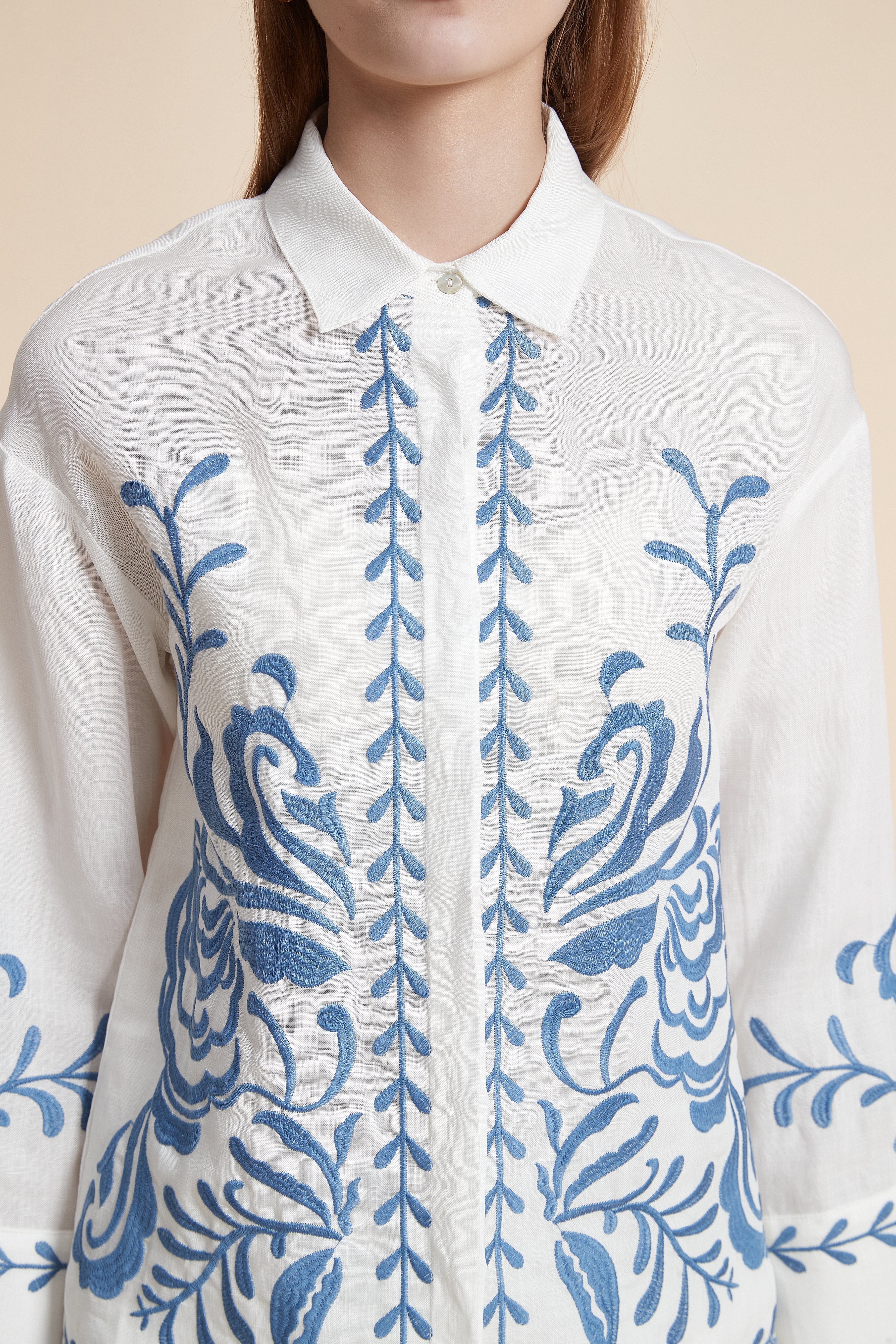 قميص منقوش بأكمام طويلة ناعم