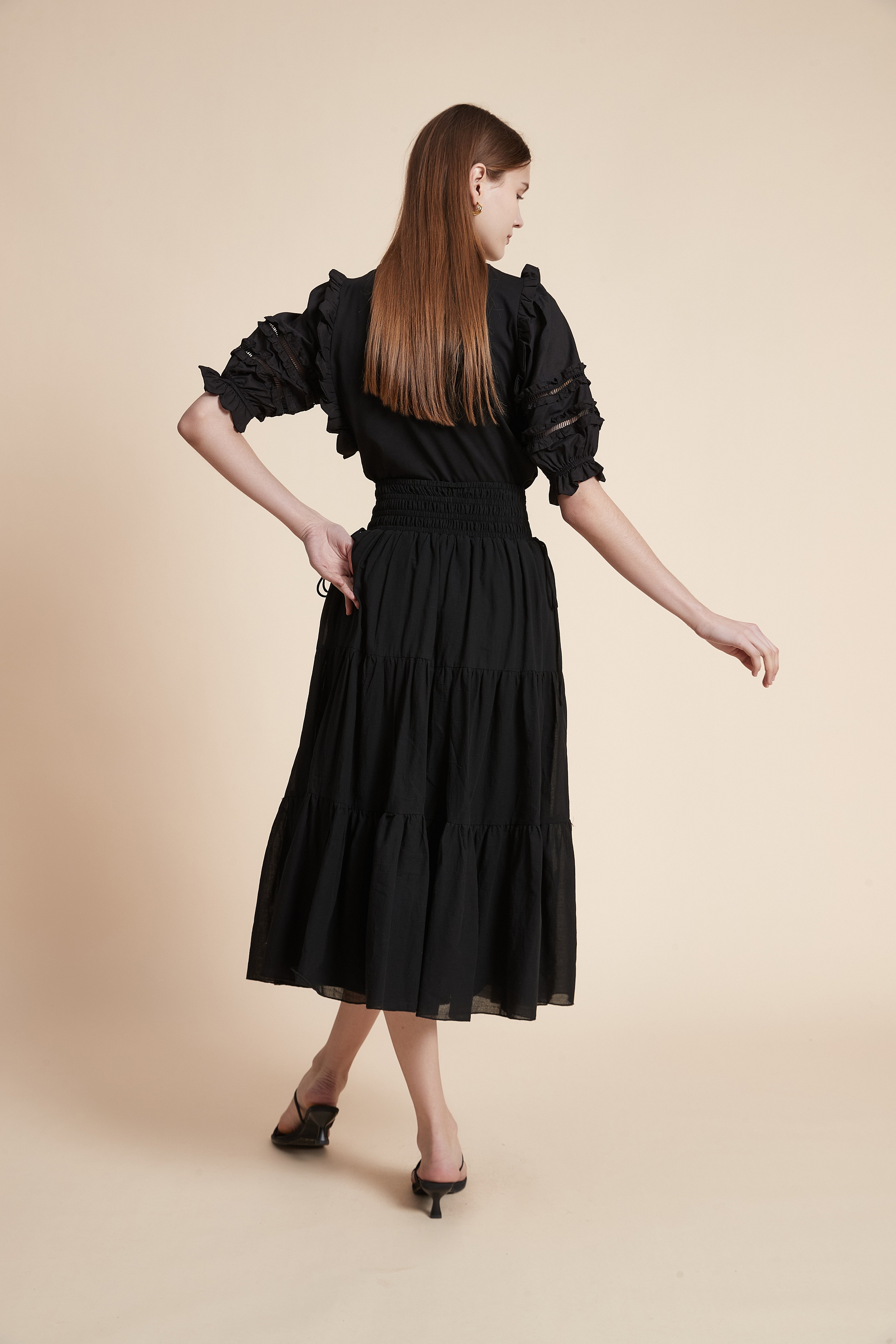 تيشيرت سادة بأكمام قصيرة بف