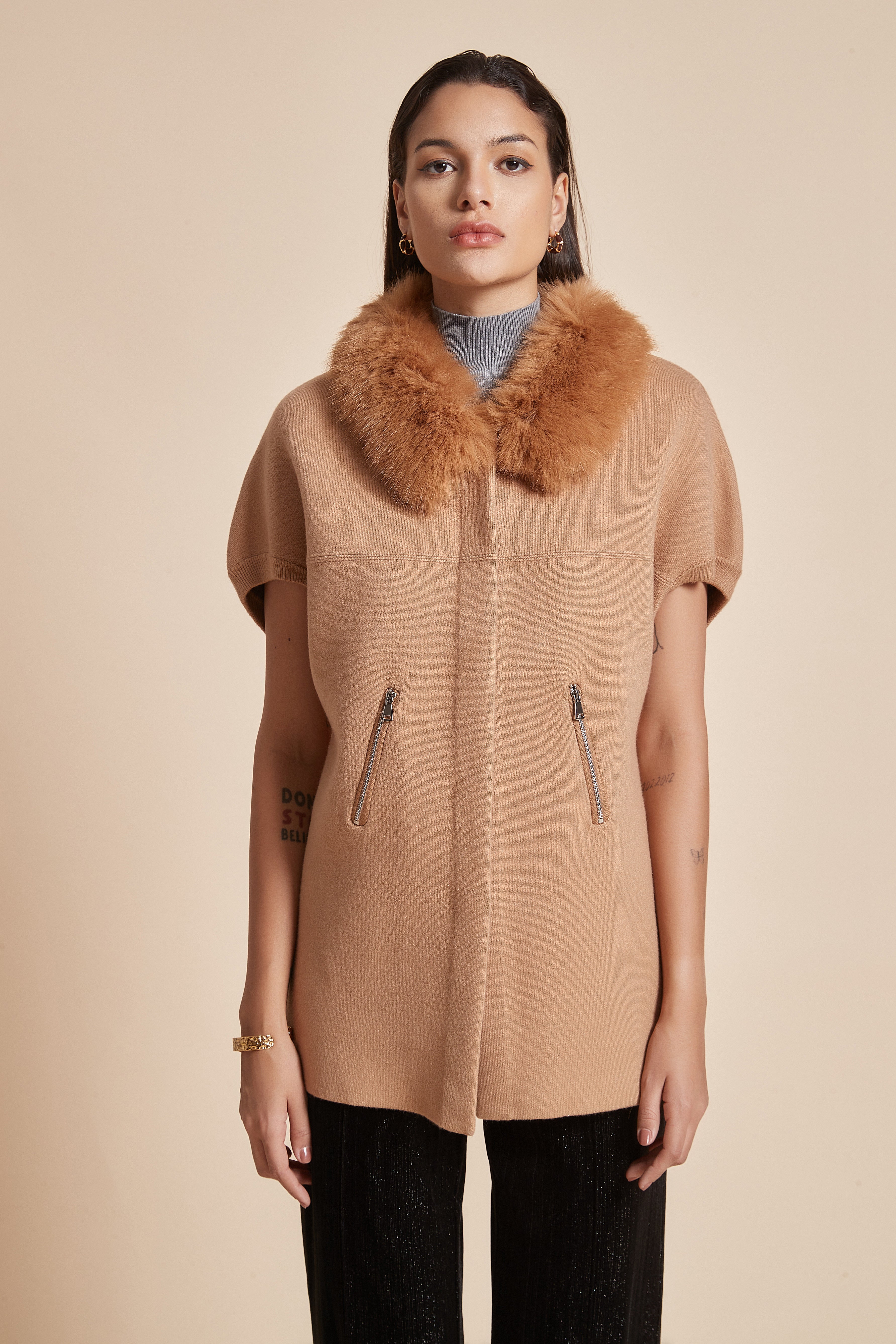 Plain Half-Sleeve Women's Jacket with Fur Collar and Waist-Length