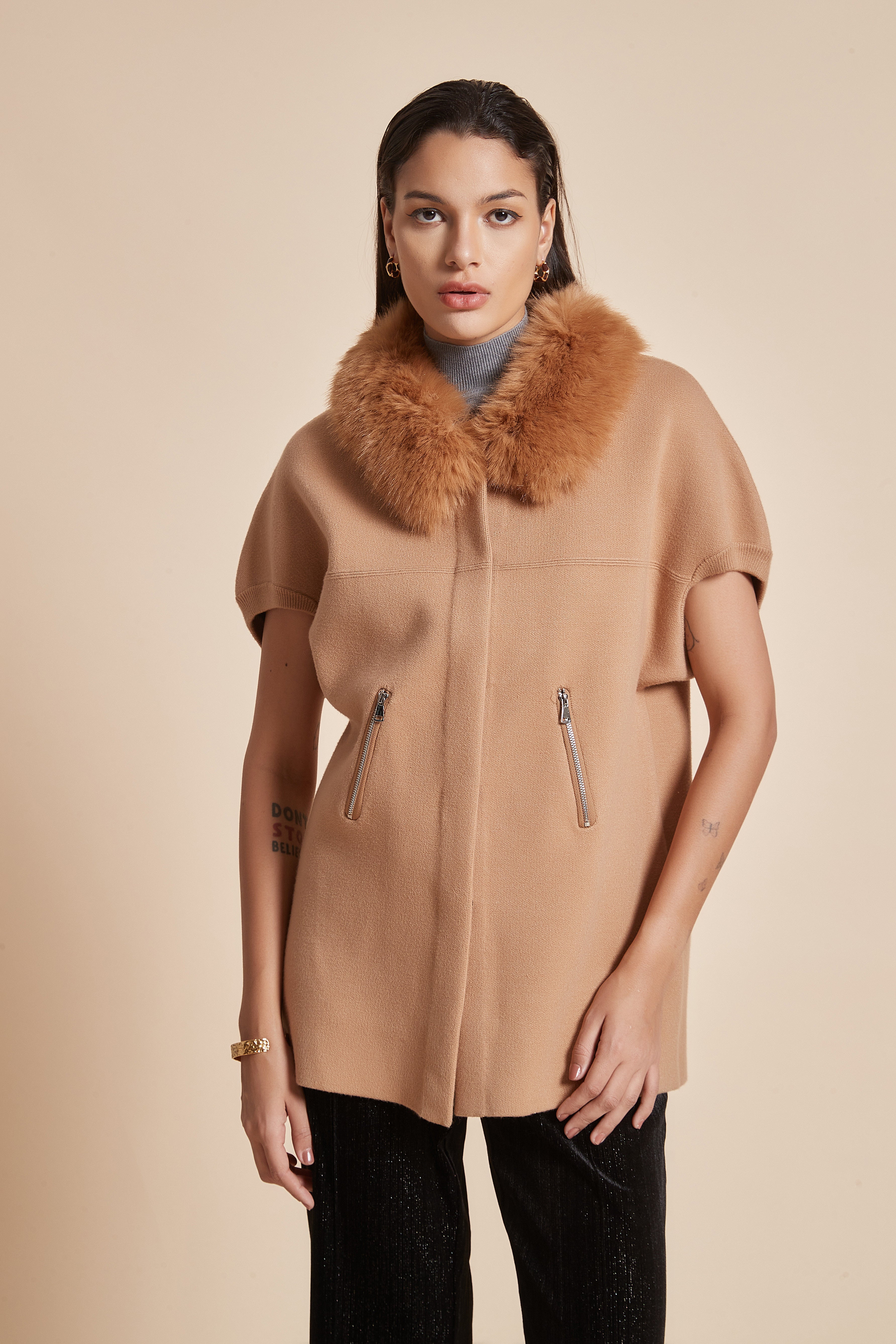 Plain Half-Sleeve Women's Jacket with Fur Collar and Waist-Length
