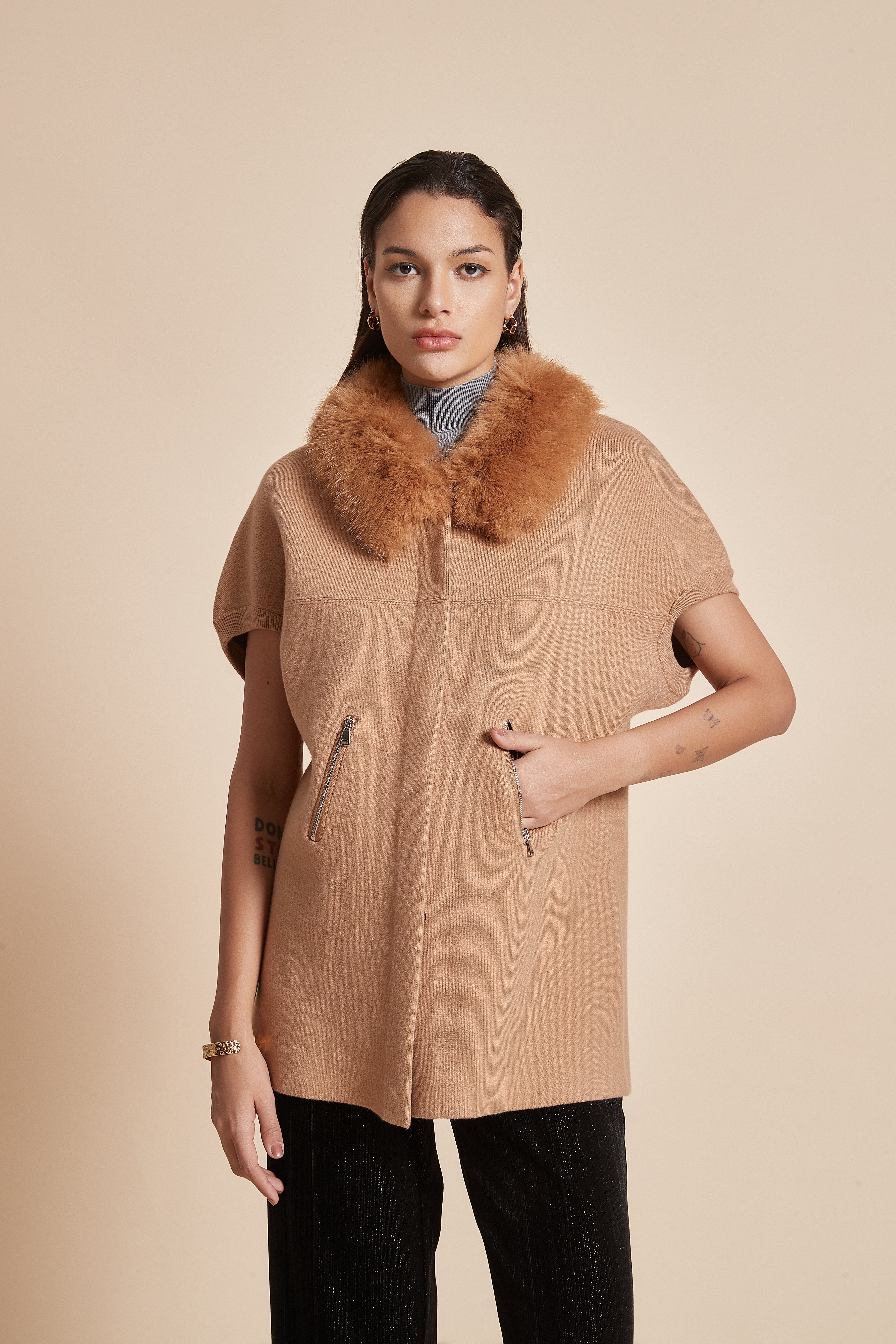Plain Half-Sleeve Women's Jacket with Fur Collar and Waist-Length