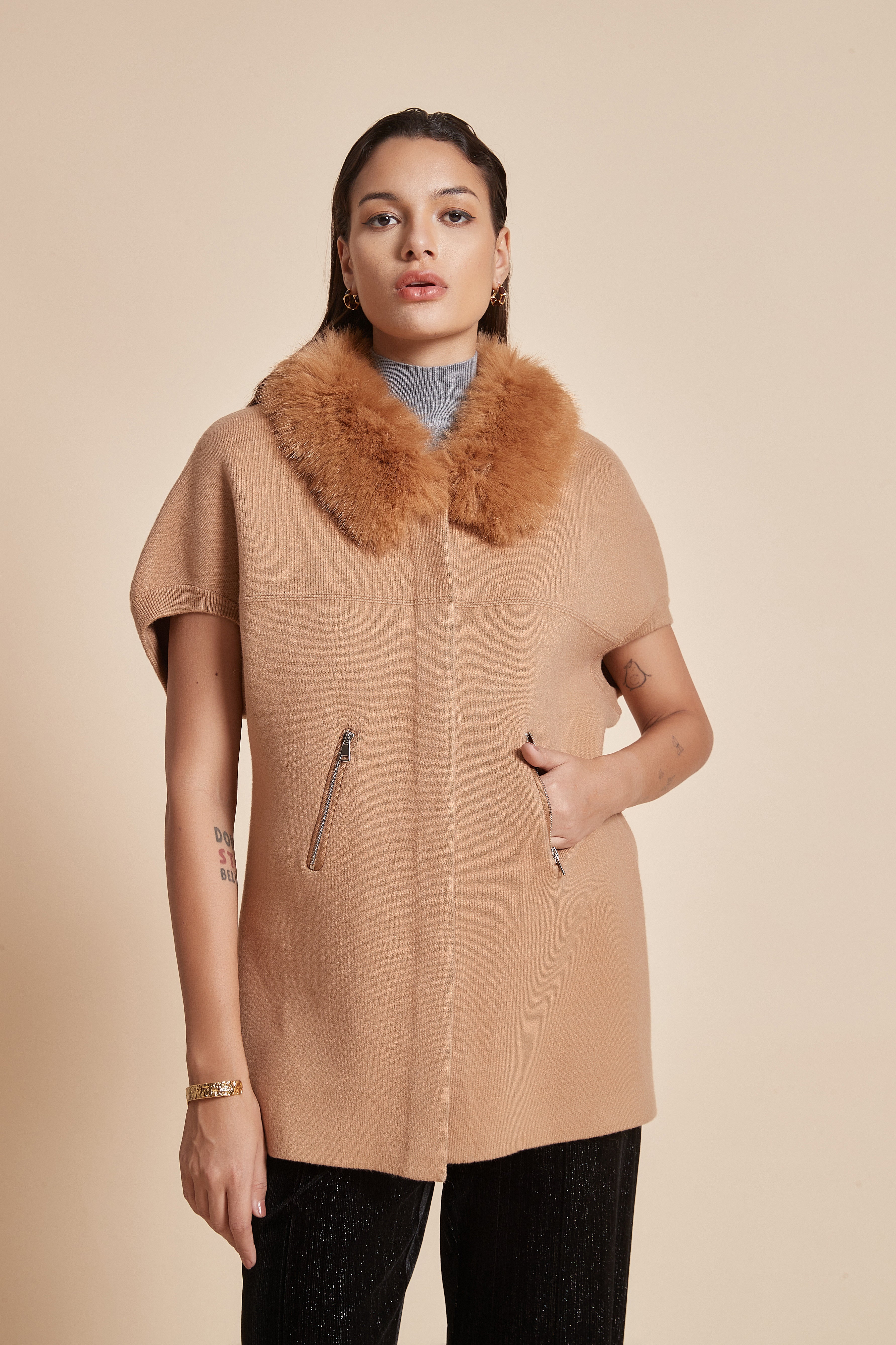Plain Half-Sleeve Women's Jacket with Fur Collar and Waist-Length