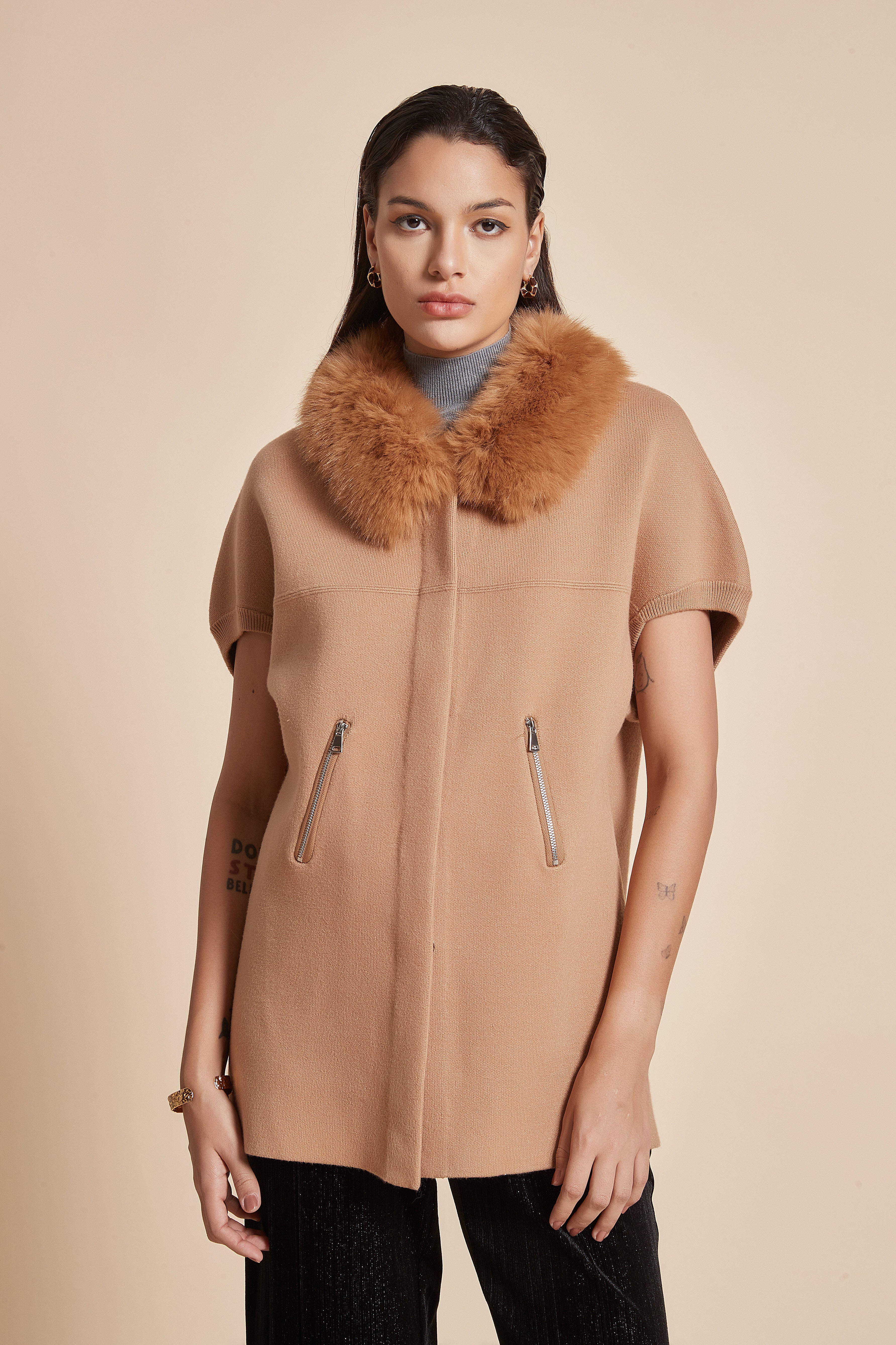 Plain Half-Sleeve Women's Jacket with Fur Collar and Waist-Length