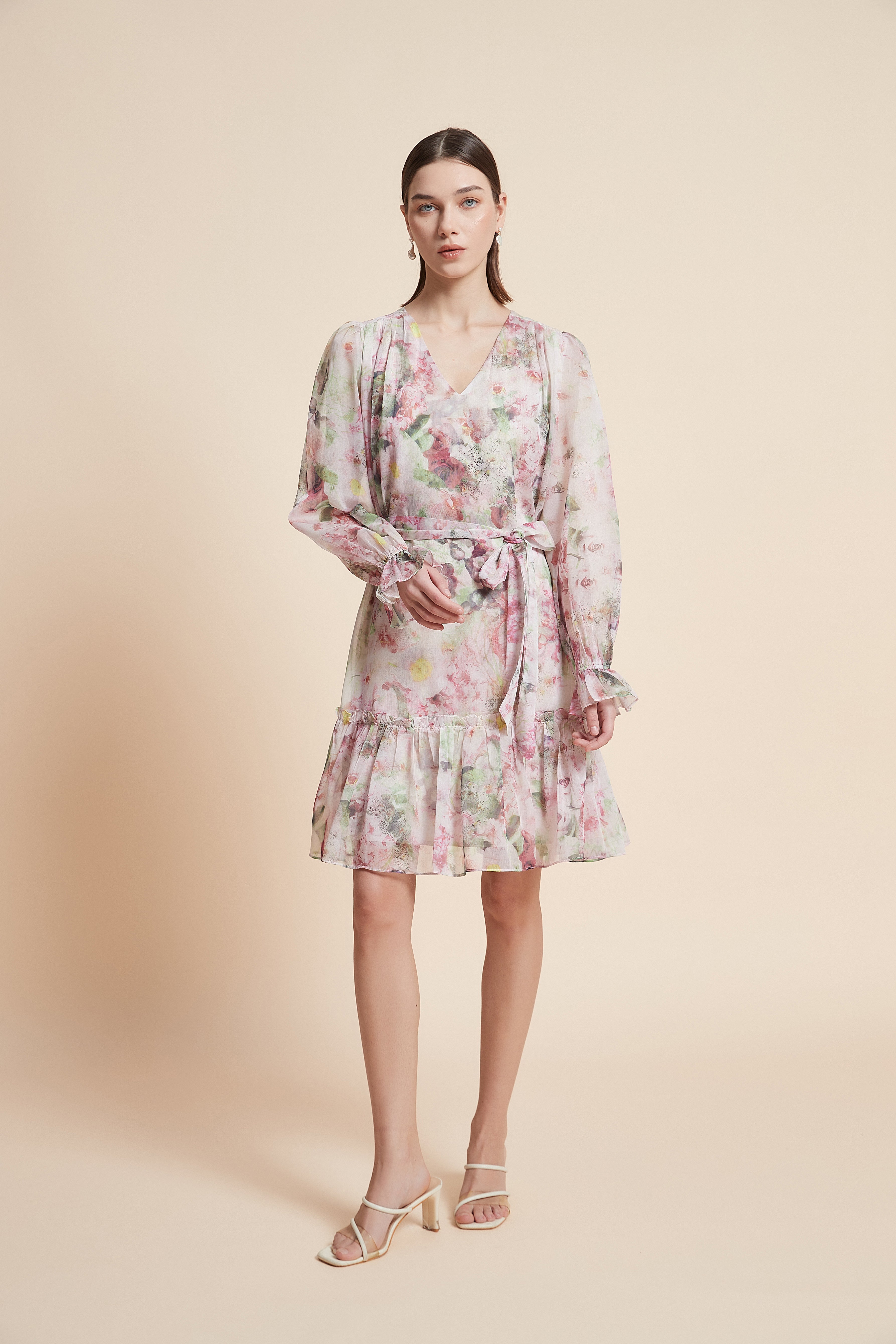 فستان كم طويل مورد بطول الركبة