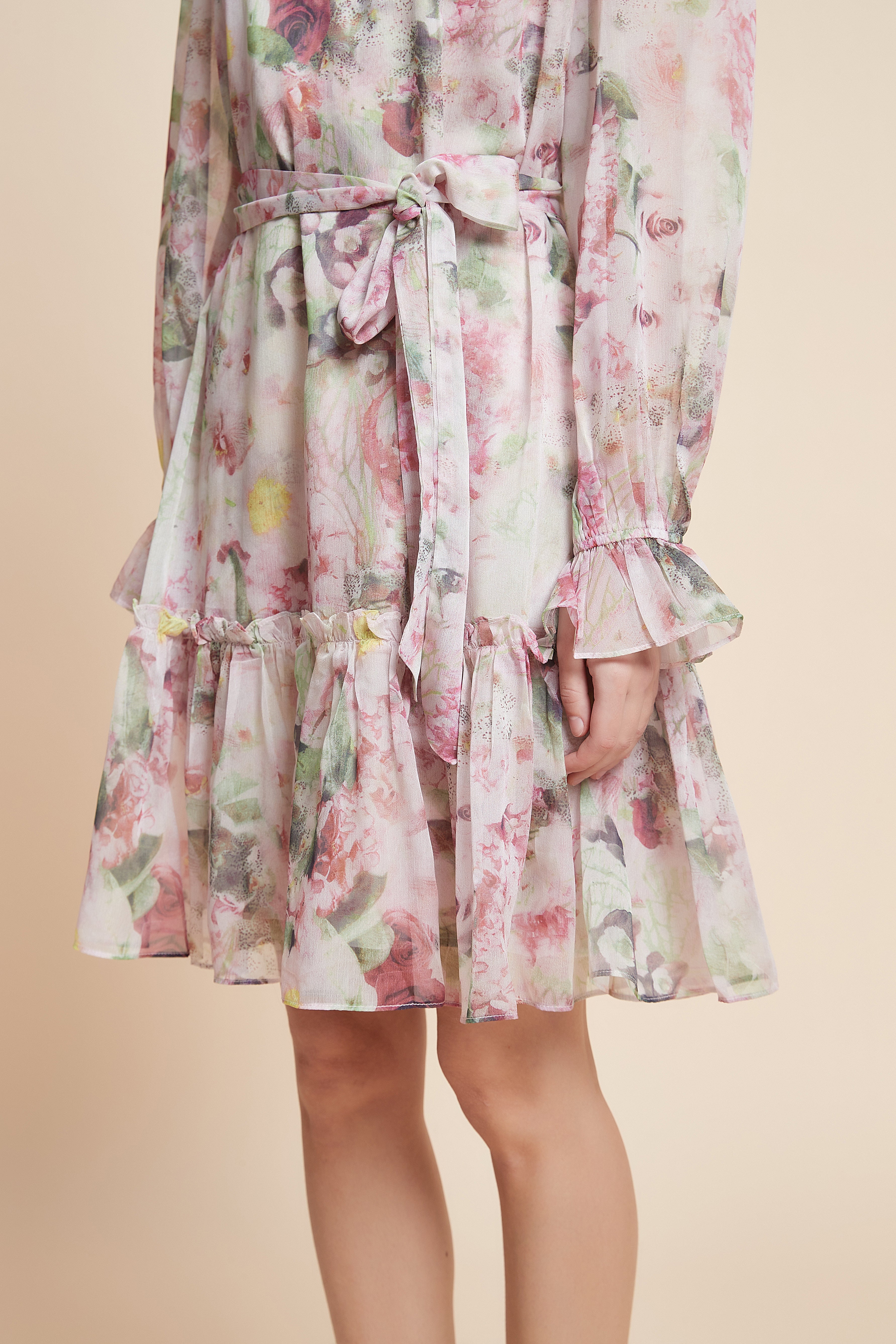 فستان كم طويل مورد بطول الركبة