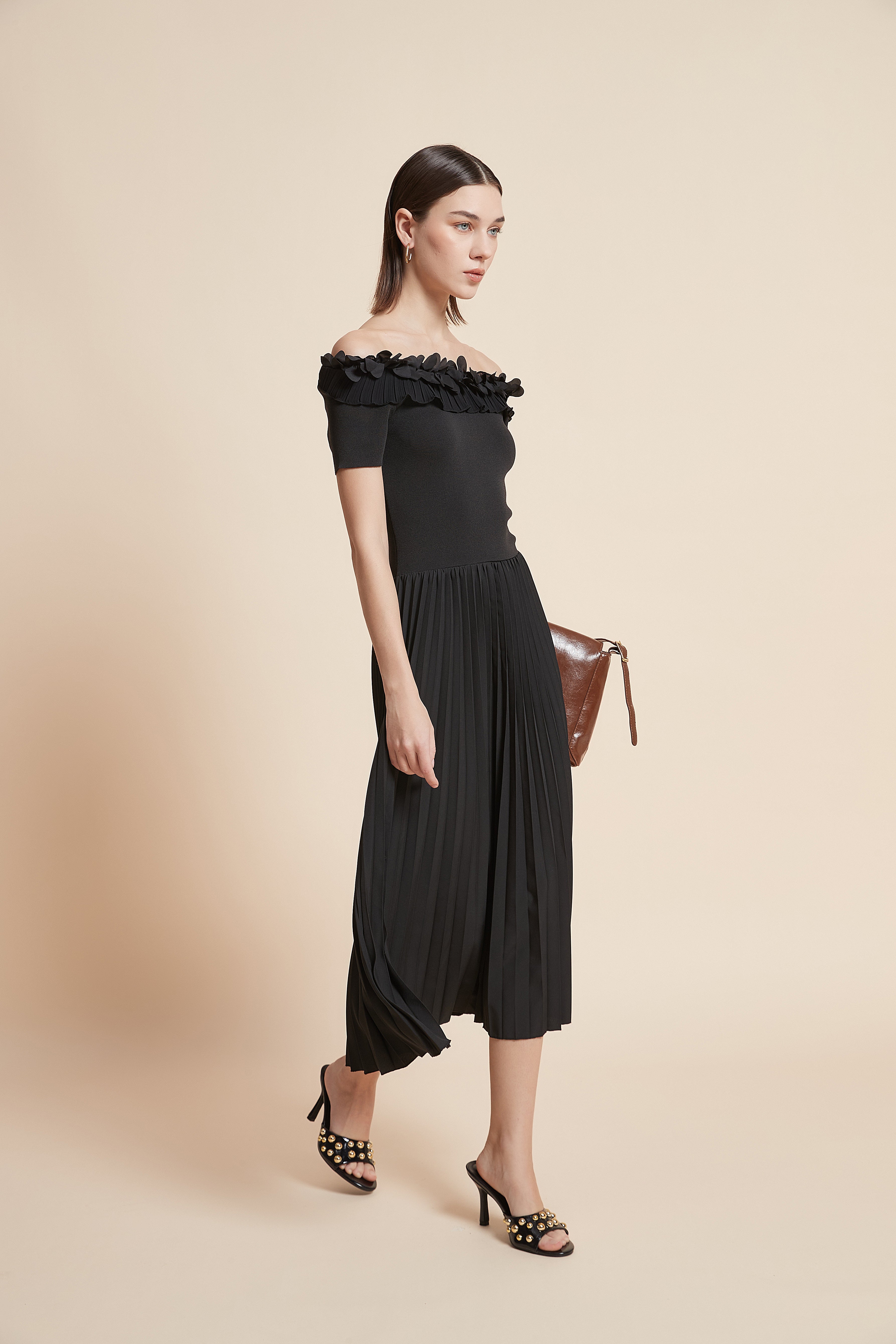 فستان ميدي أوف شولدر بليسيه