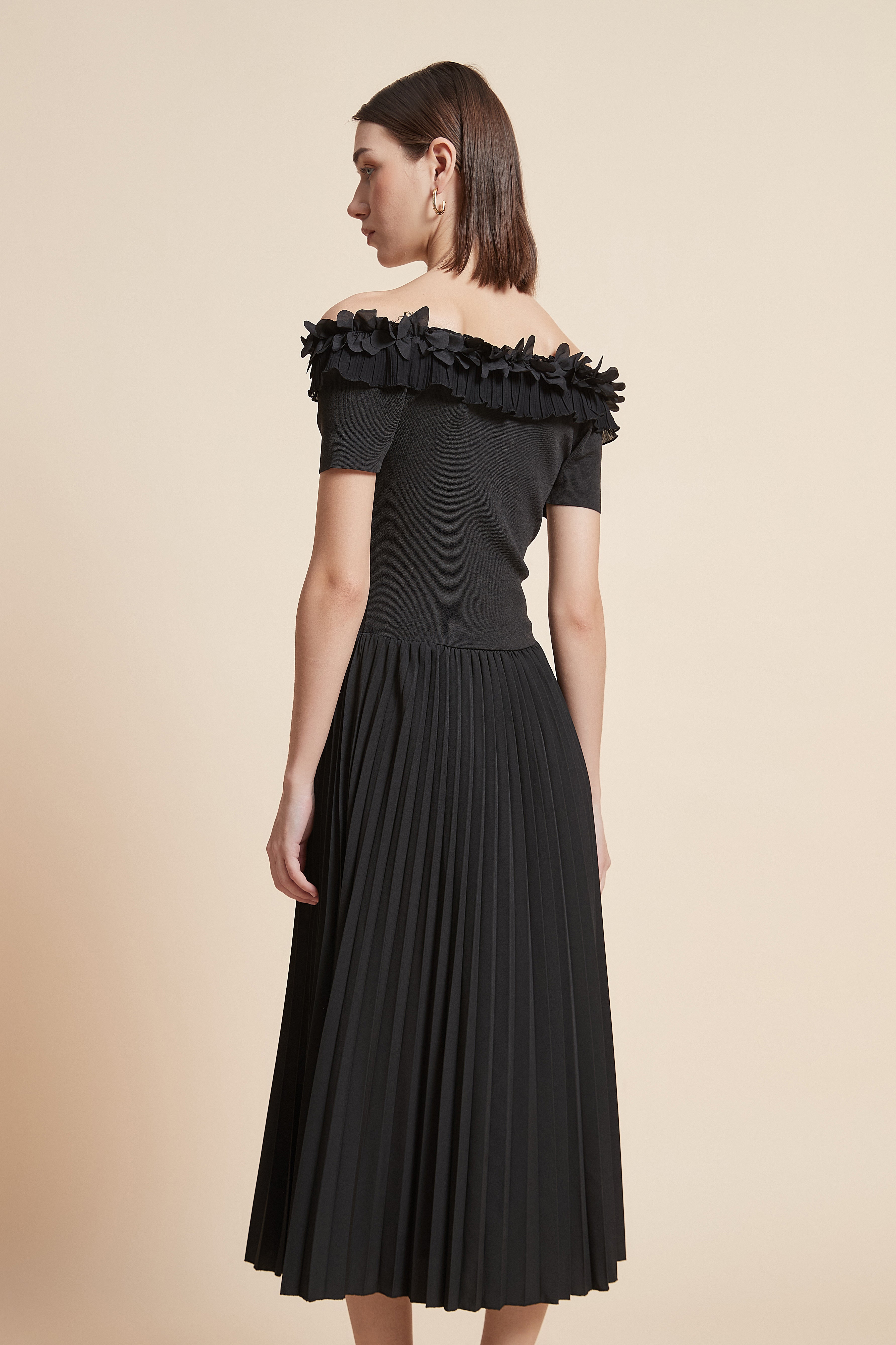 فستان ميدي أوف شولدر بليسيه