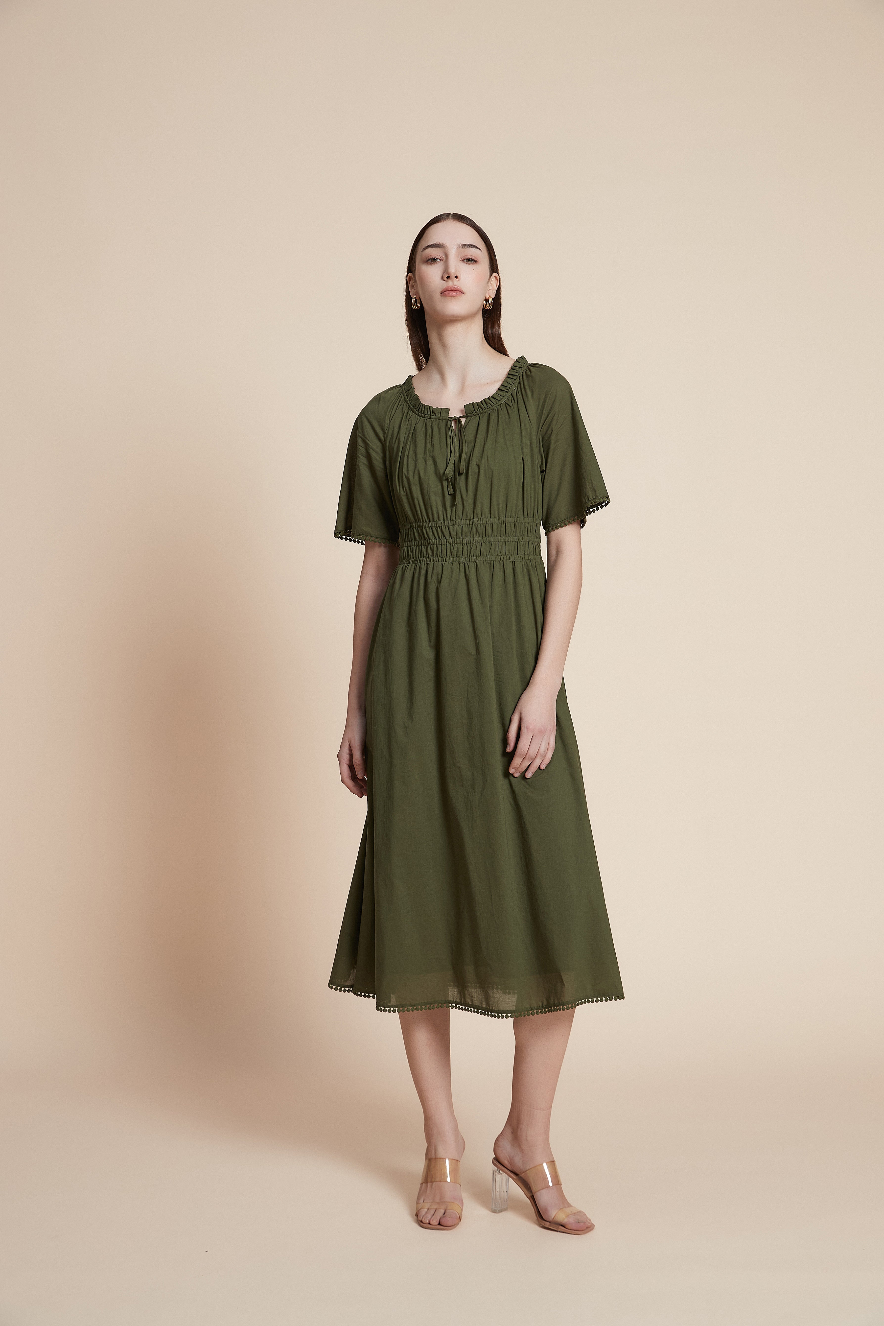 فستان ميدي نصف كم بقصة واسعة