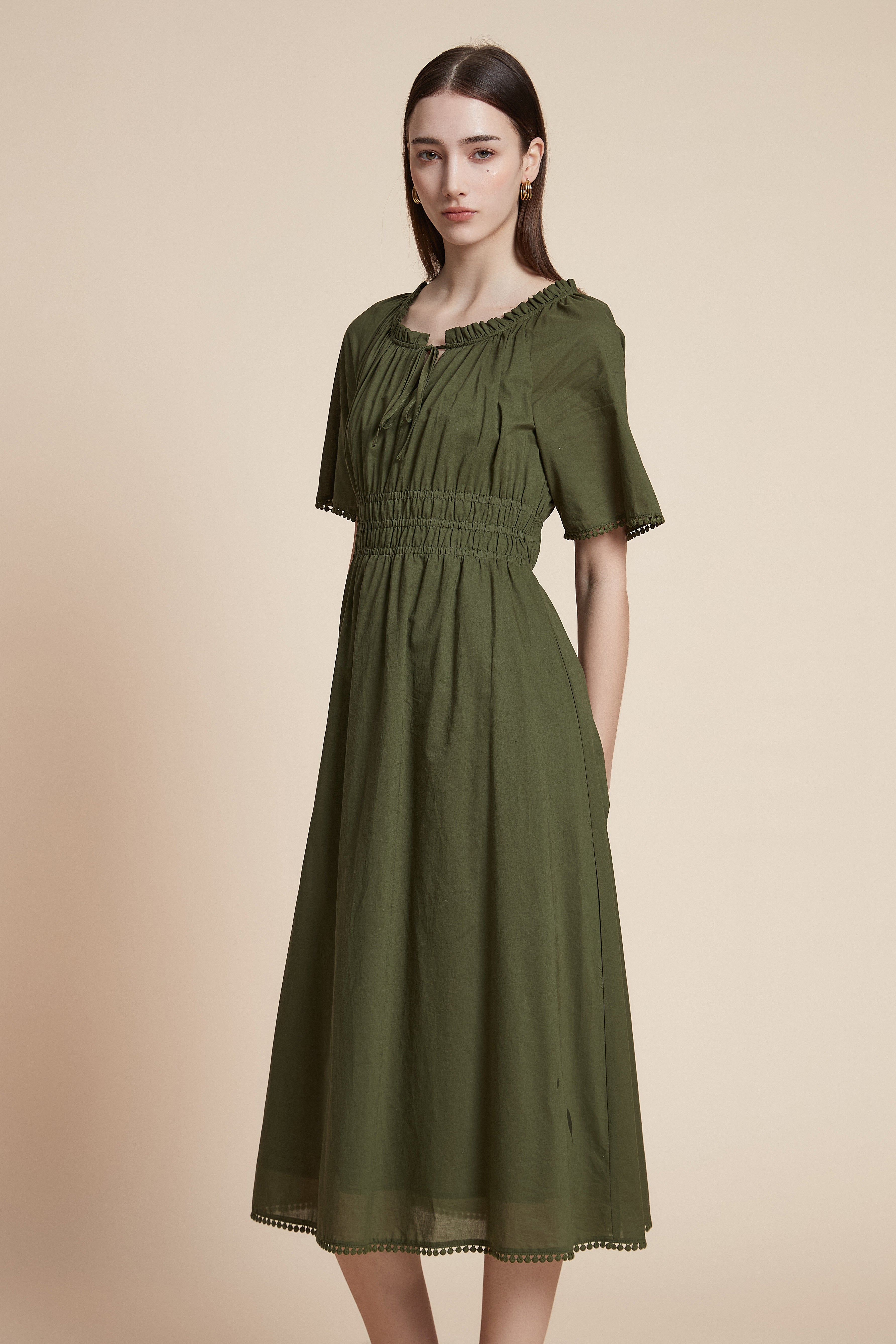 فستان ميدي نصف كم بقصة واسعة