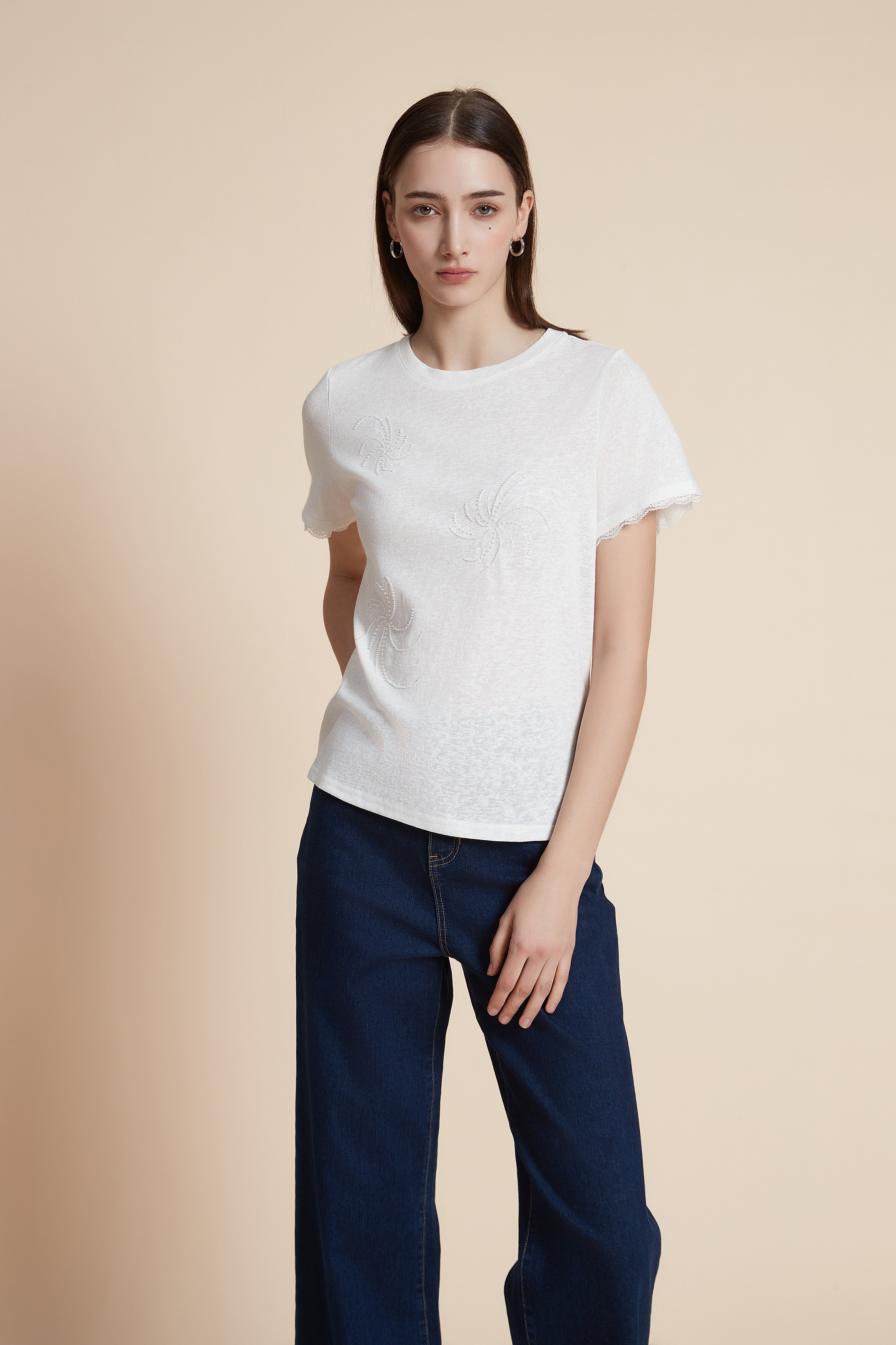 تي شيرت بطول الخصر كم قصير