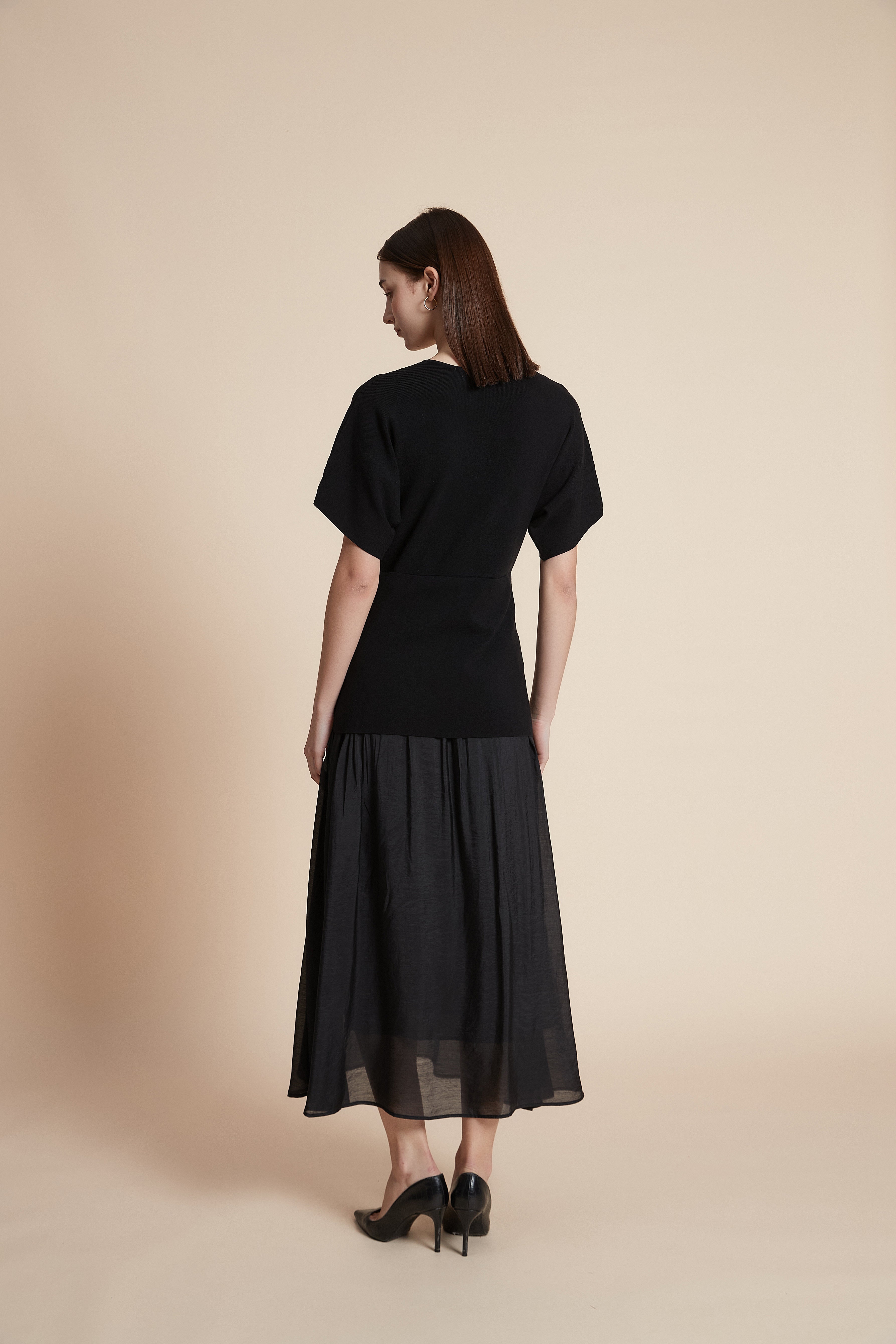 Plain half-sleeve midi dress