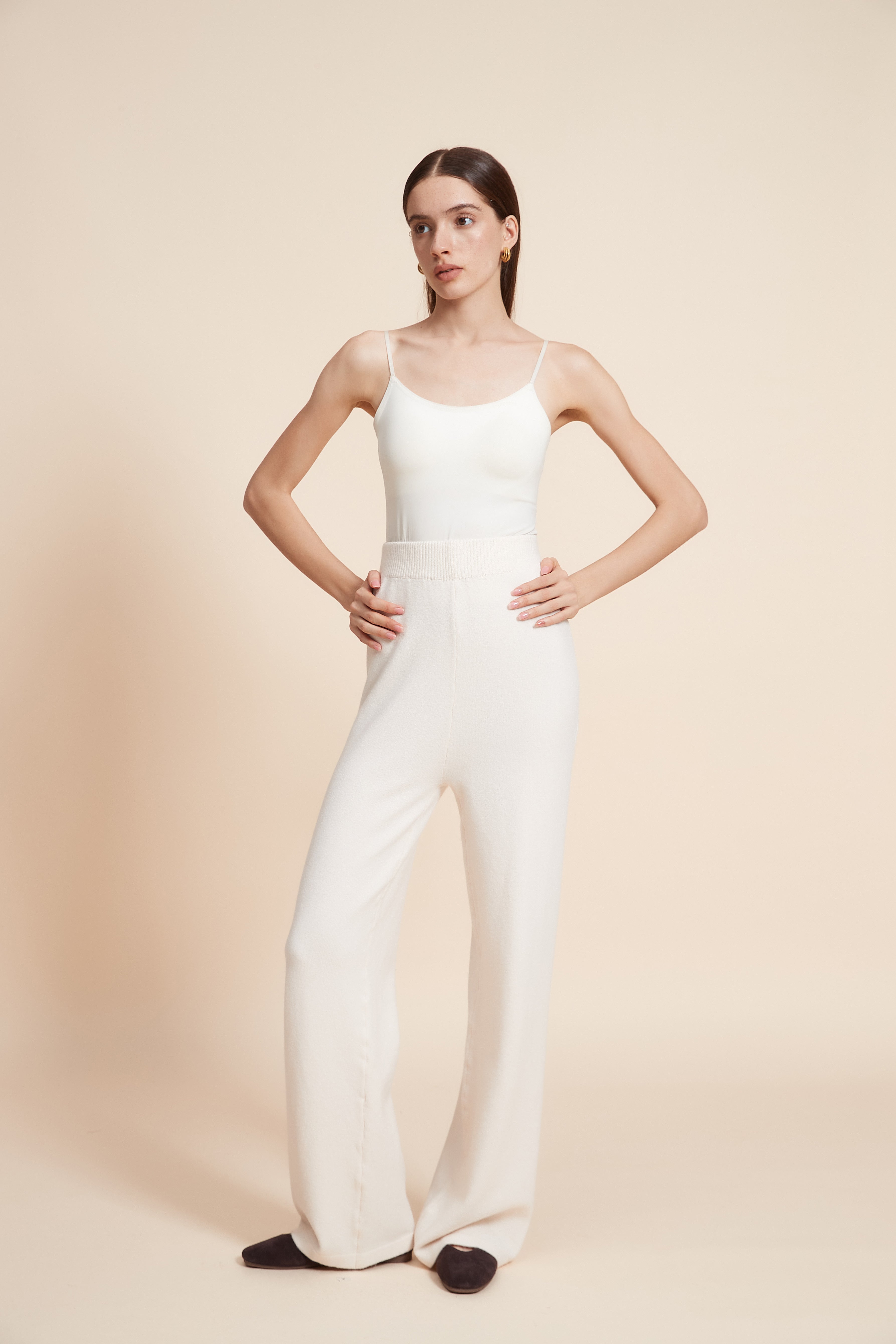 بنطلون طويل سادة برجل واسعة