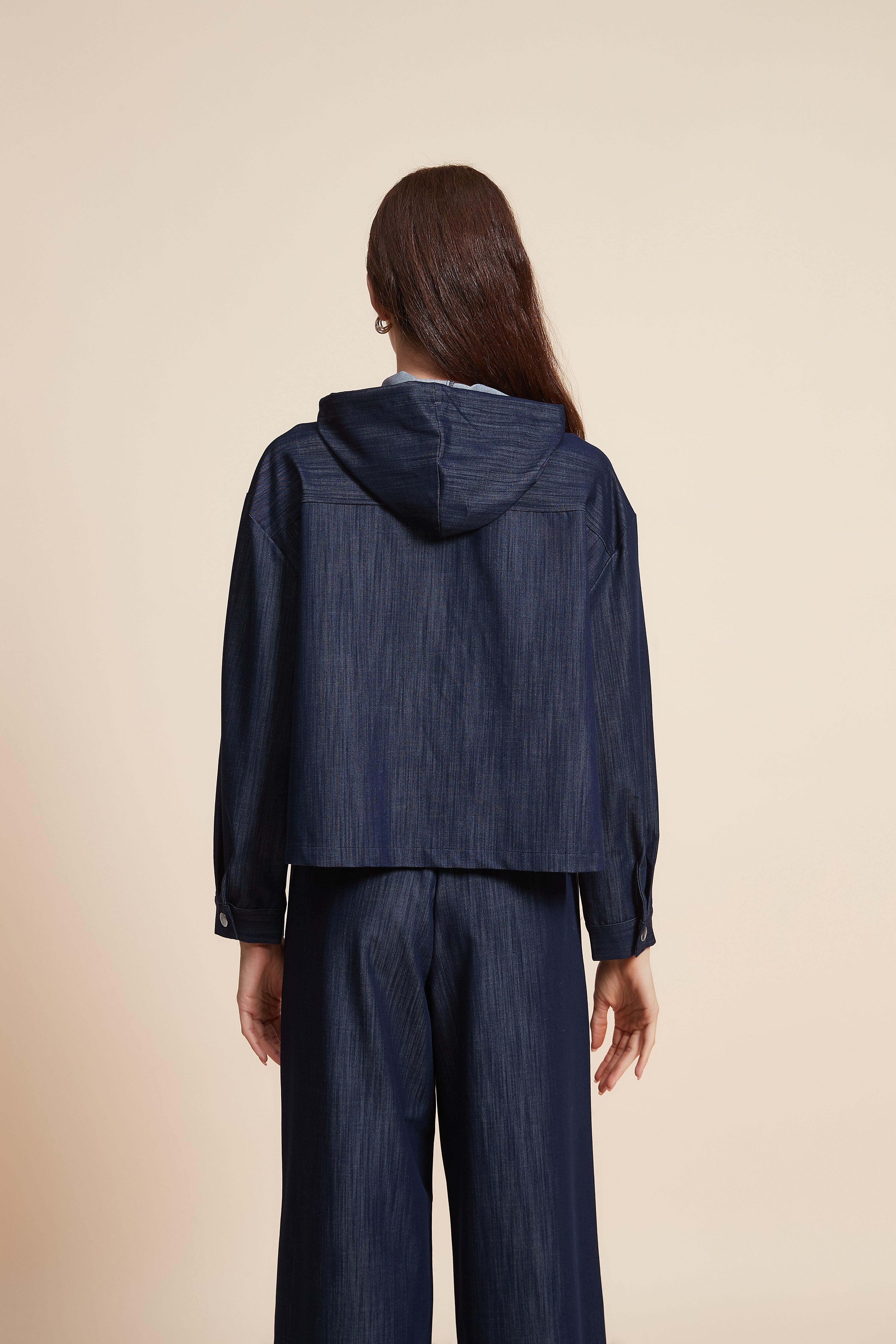 جاكيت جينز سادة باكمام طويلة