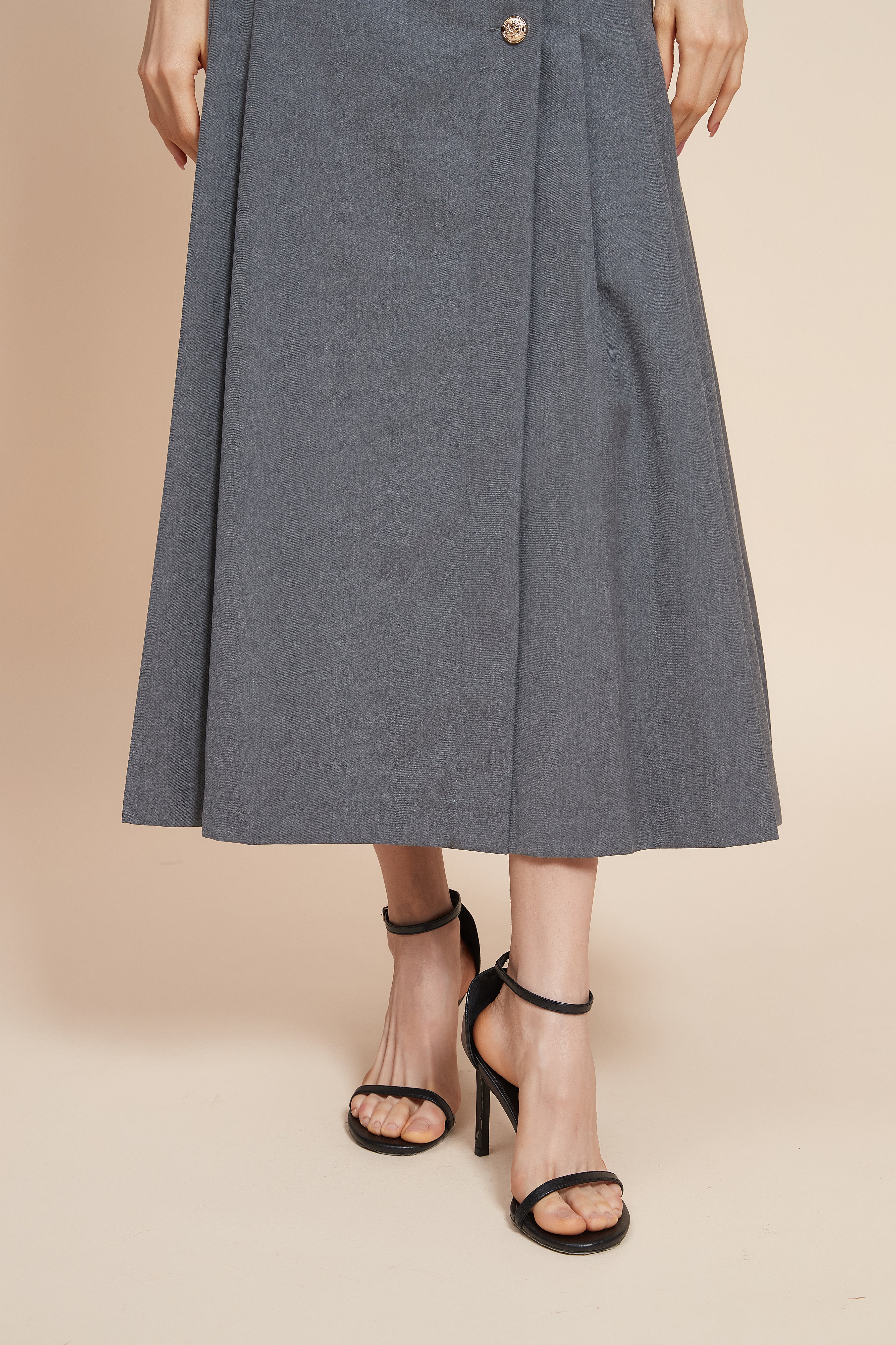 تنورة ميدي سادة بكسرات من الجانب