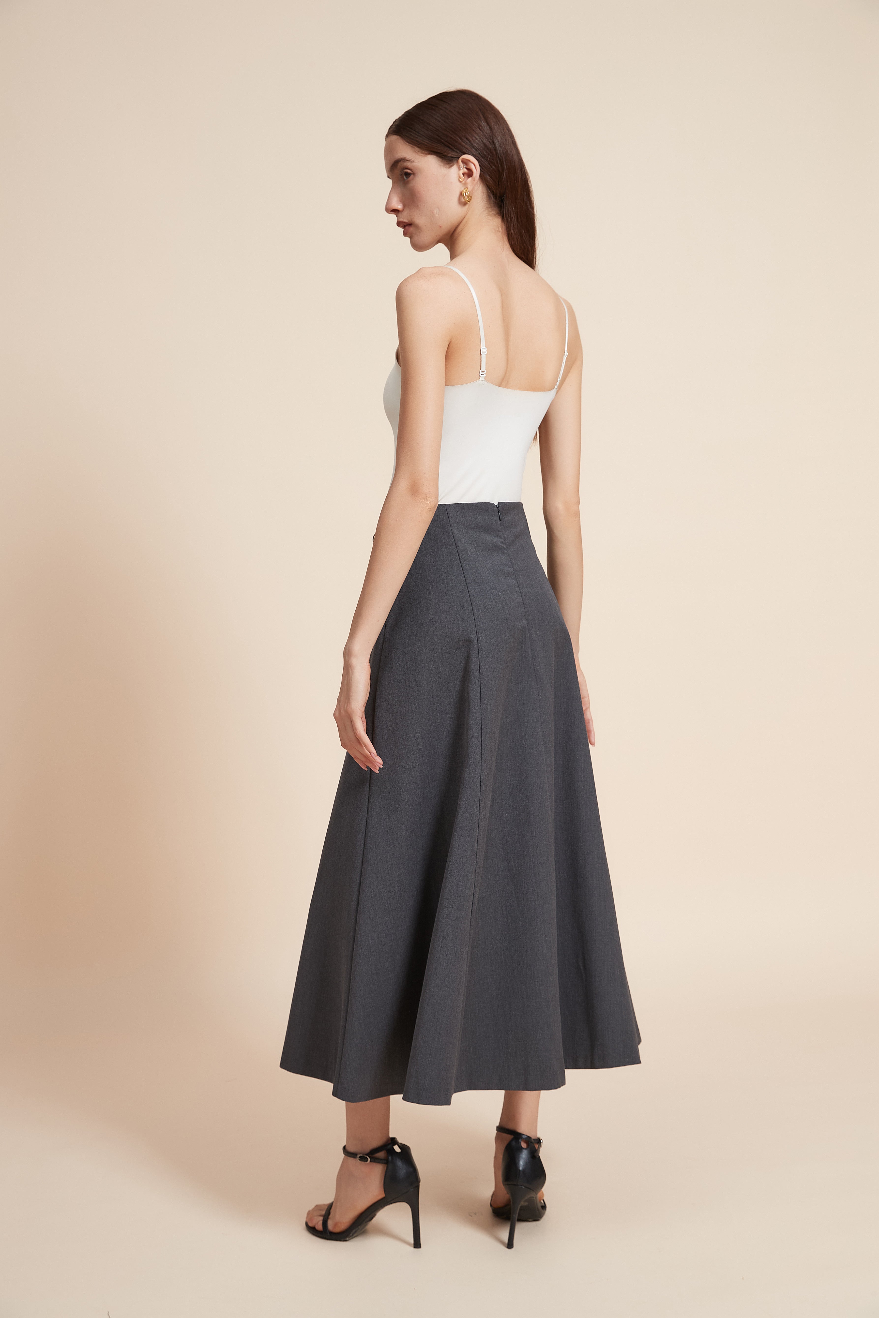 تنورة ميدي سادة واسعة