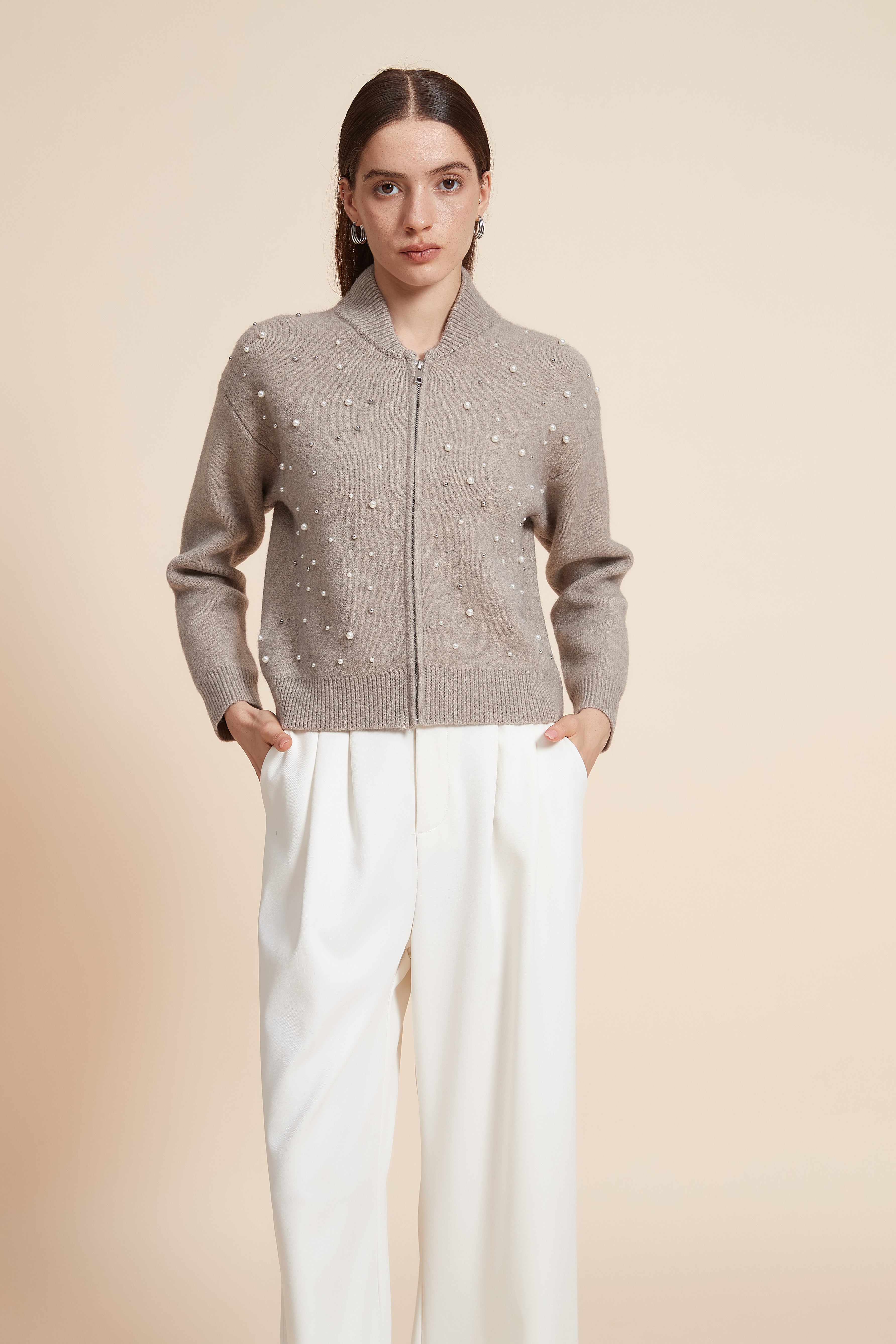 Plain Short Sweatshirt Embellished With Pearls