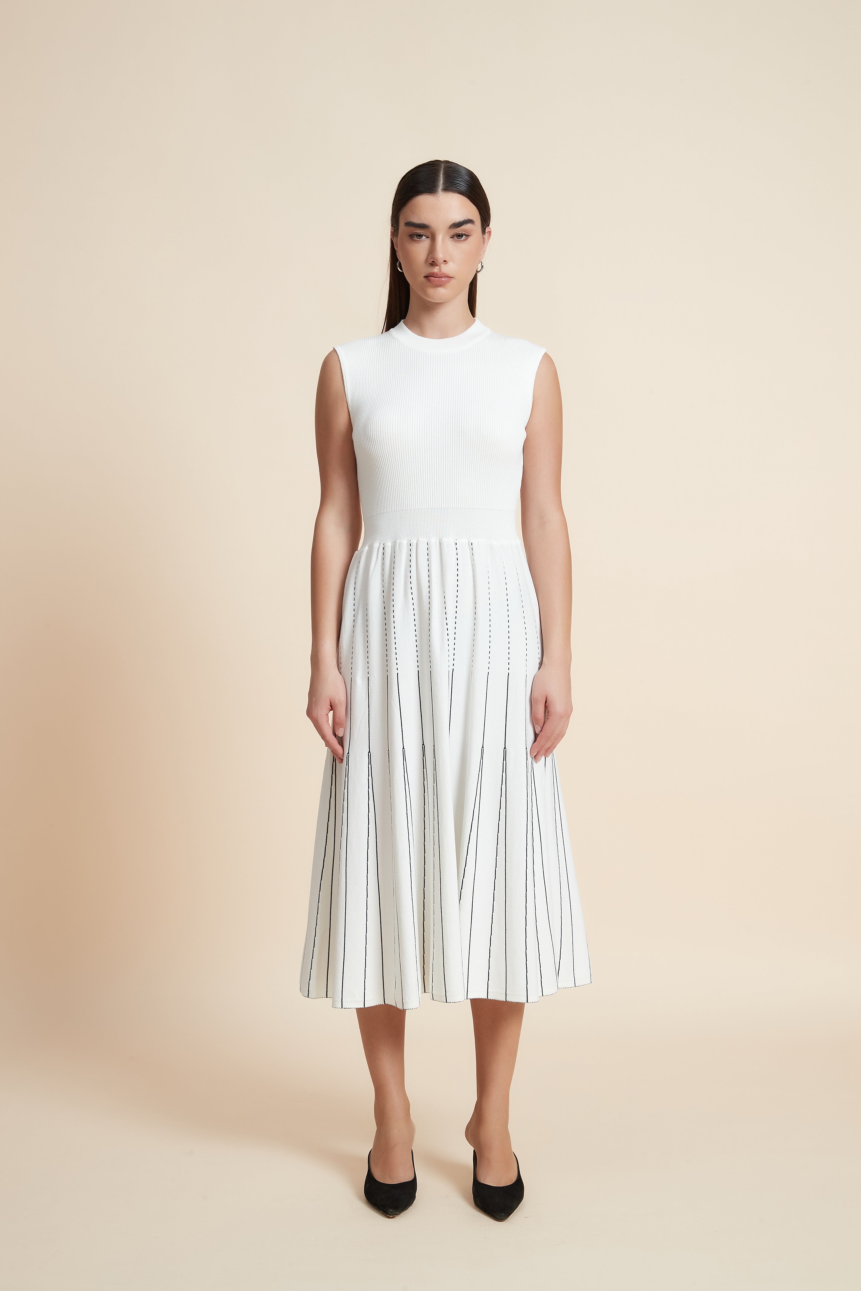 فستان ميدي بدون أكمام مخطط بالطول