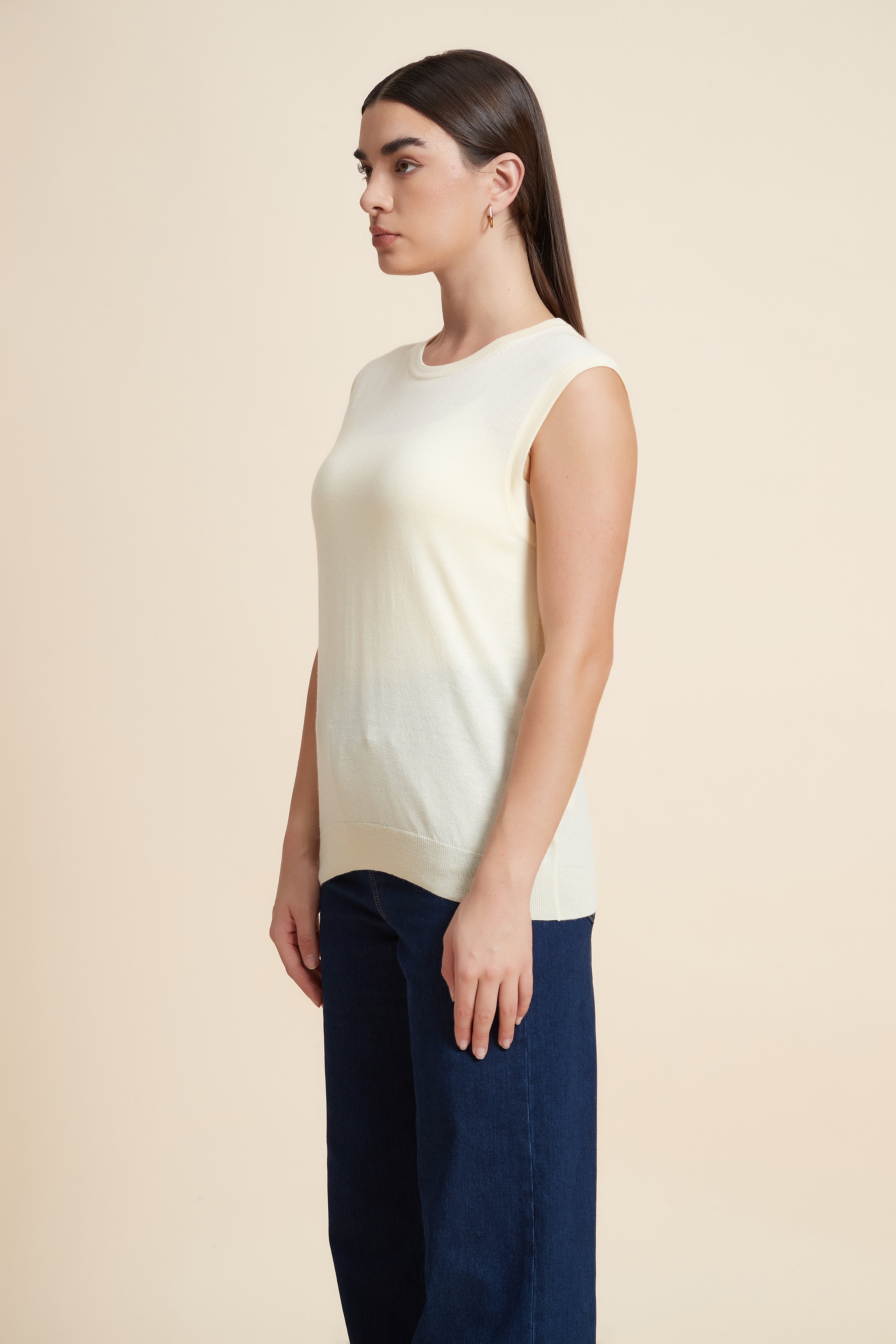 Sleeveless Plain Blouse
