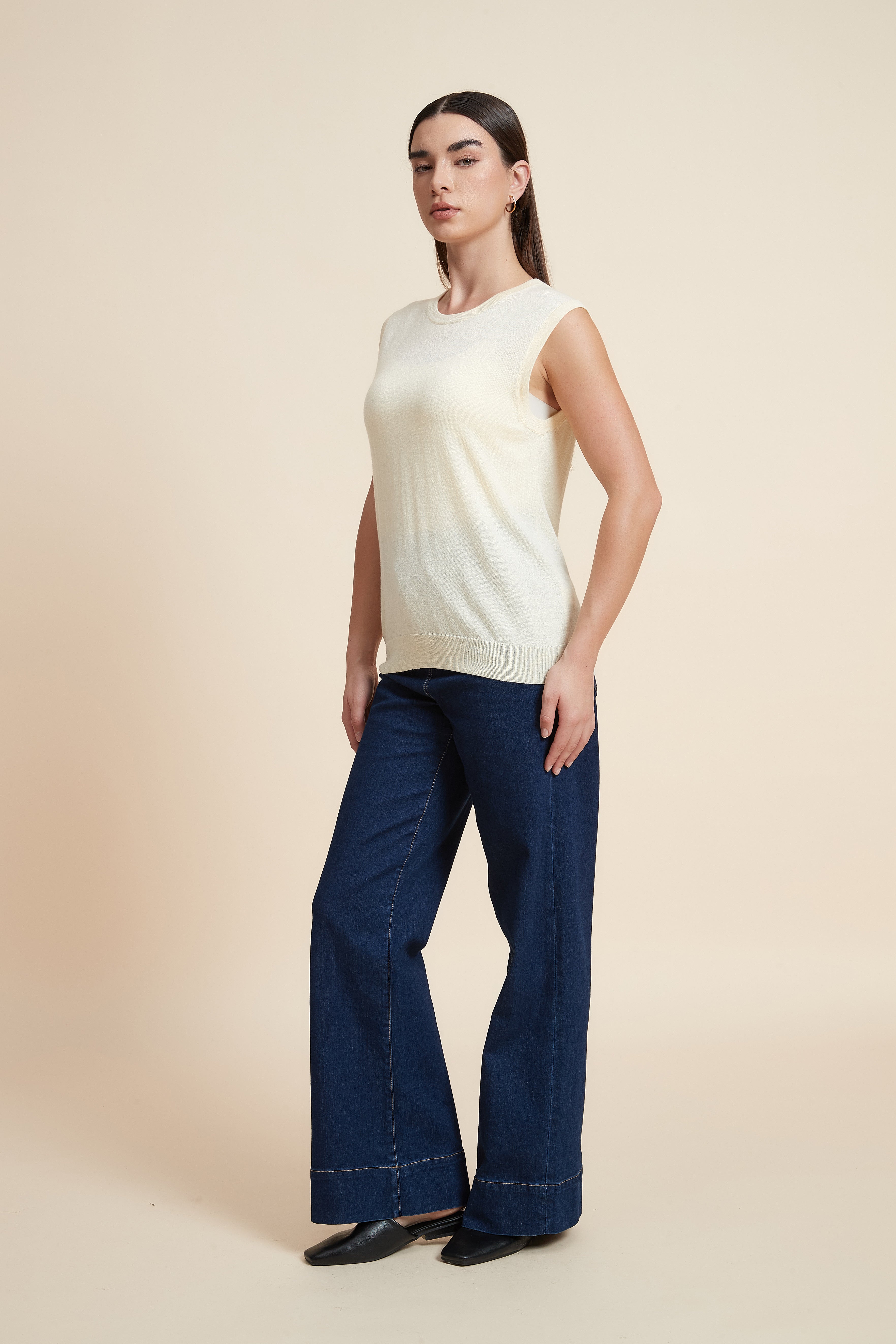 Sleeveless Plain Blouse