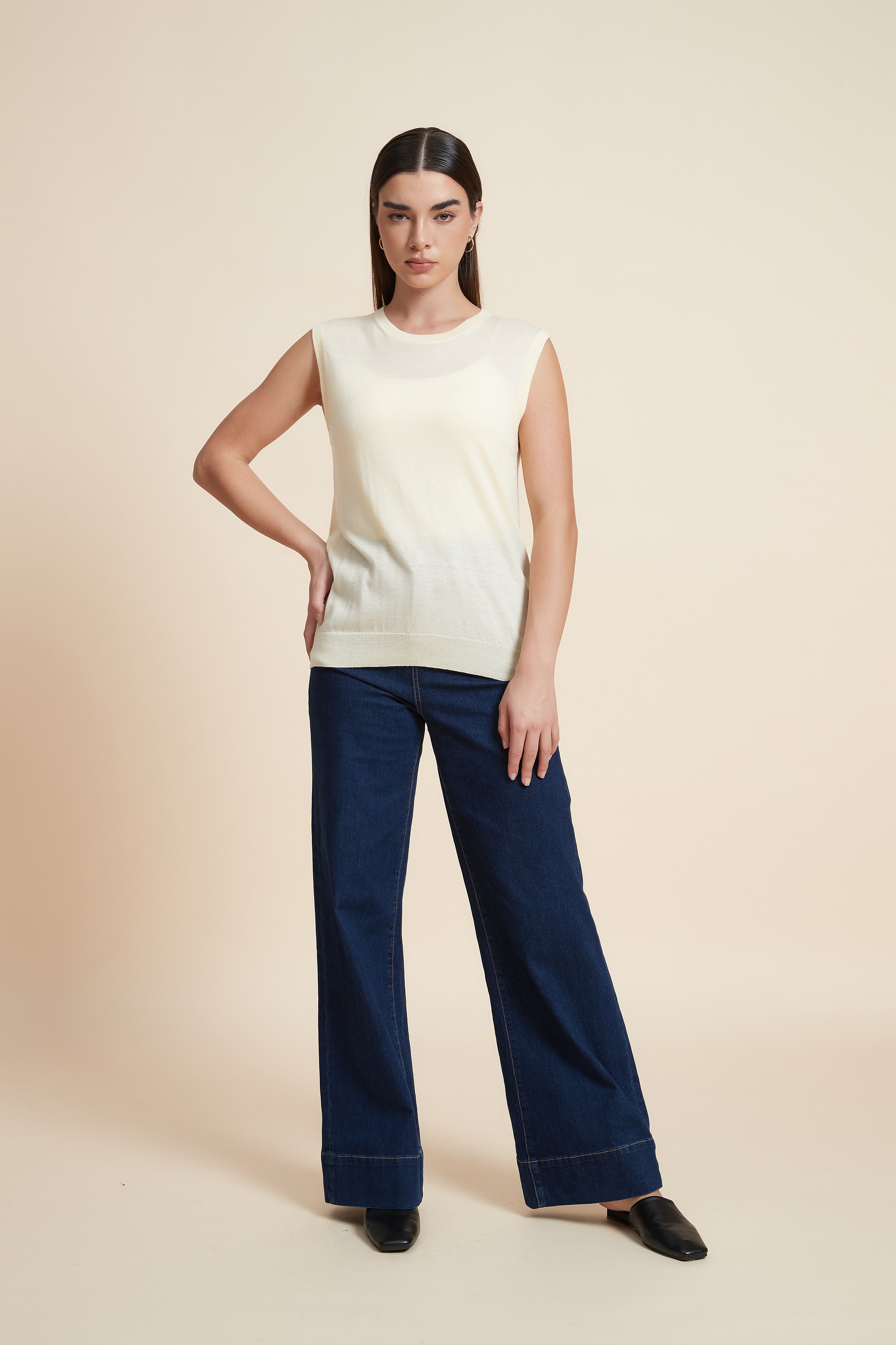 Sleeveless Plain Blouse