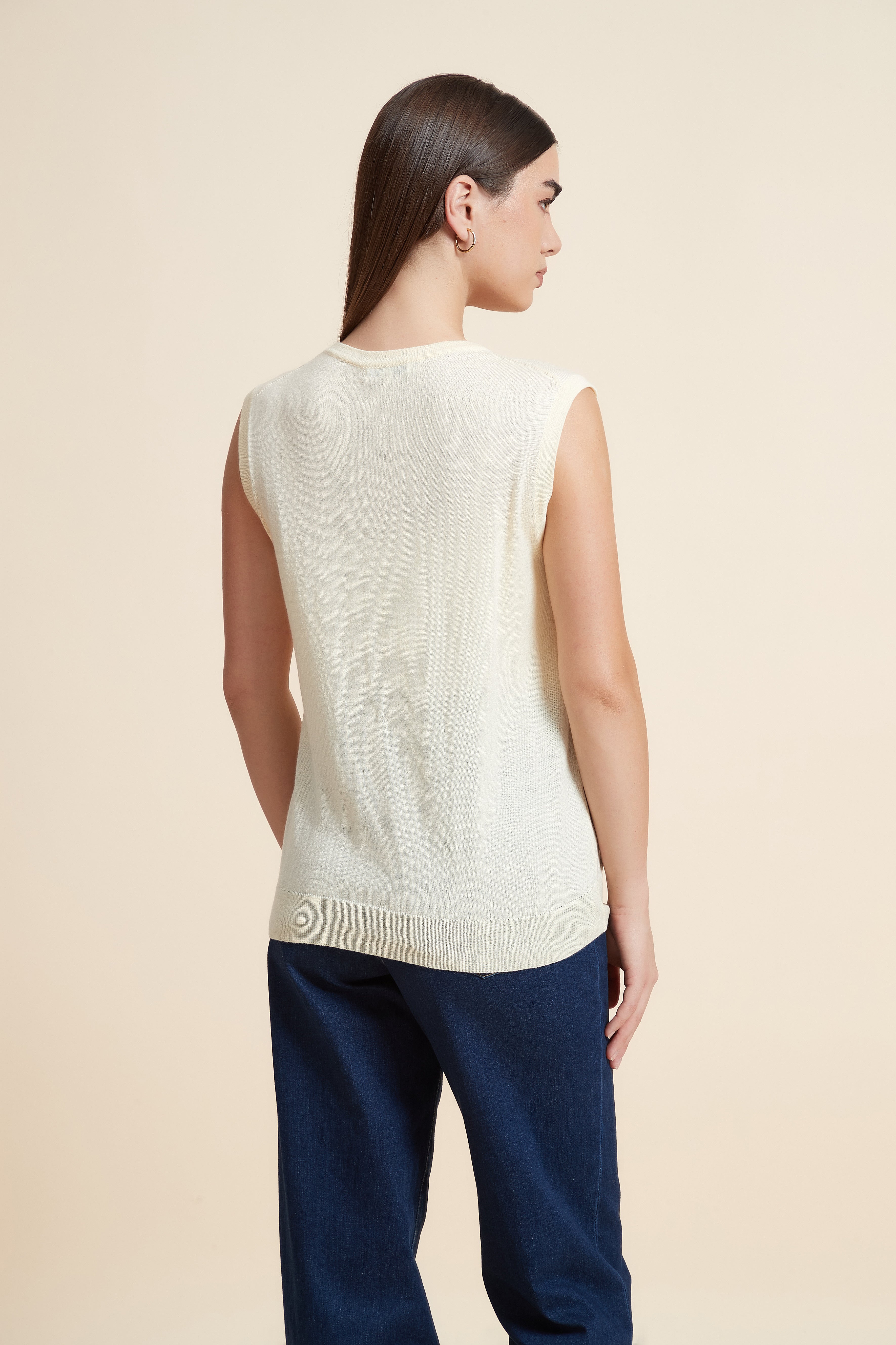 Sleeveless Plain Blouse