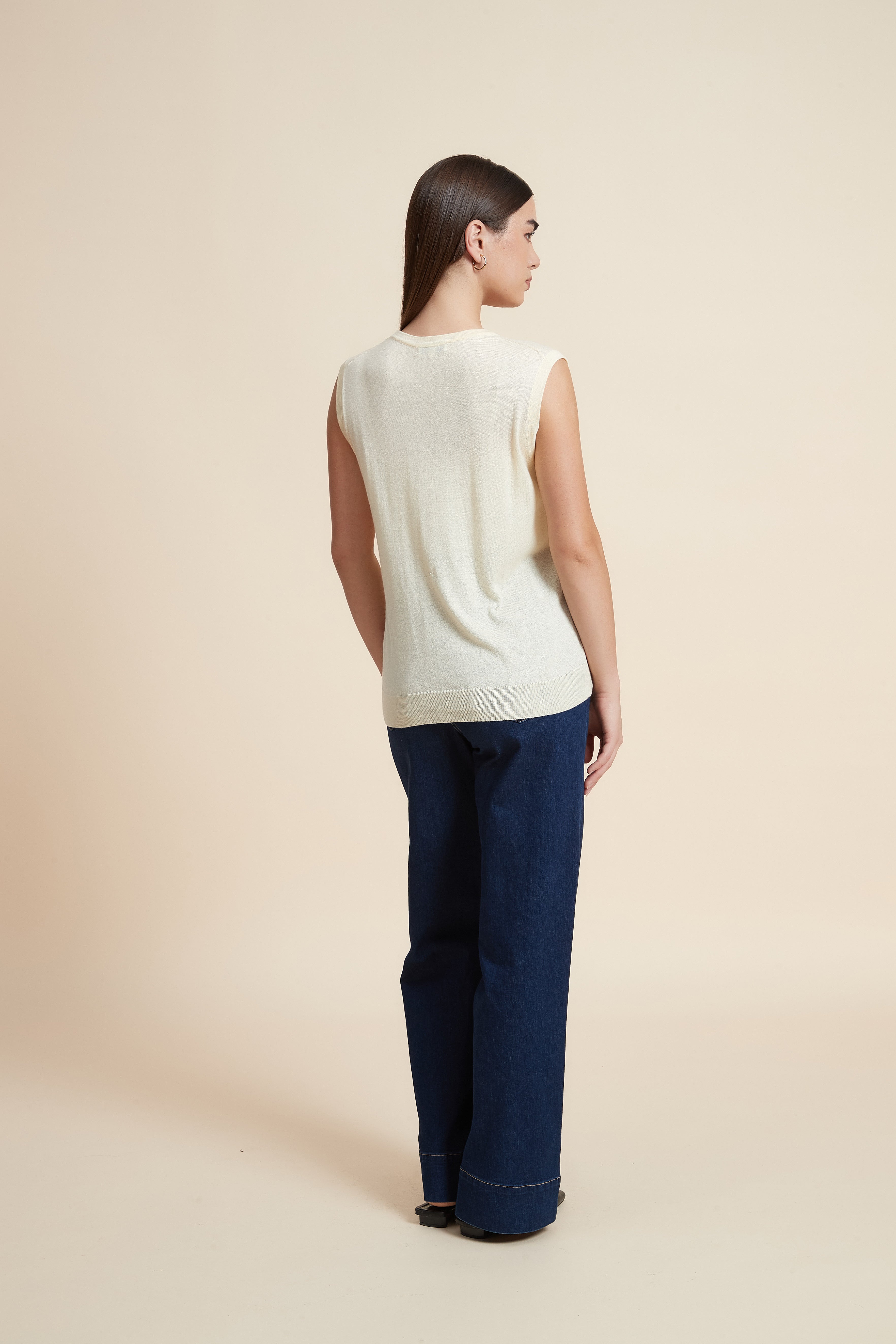 Sleeveless Plain Blouse