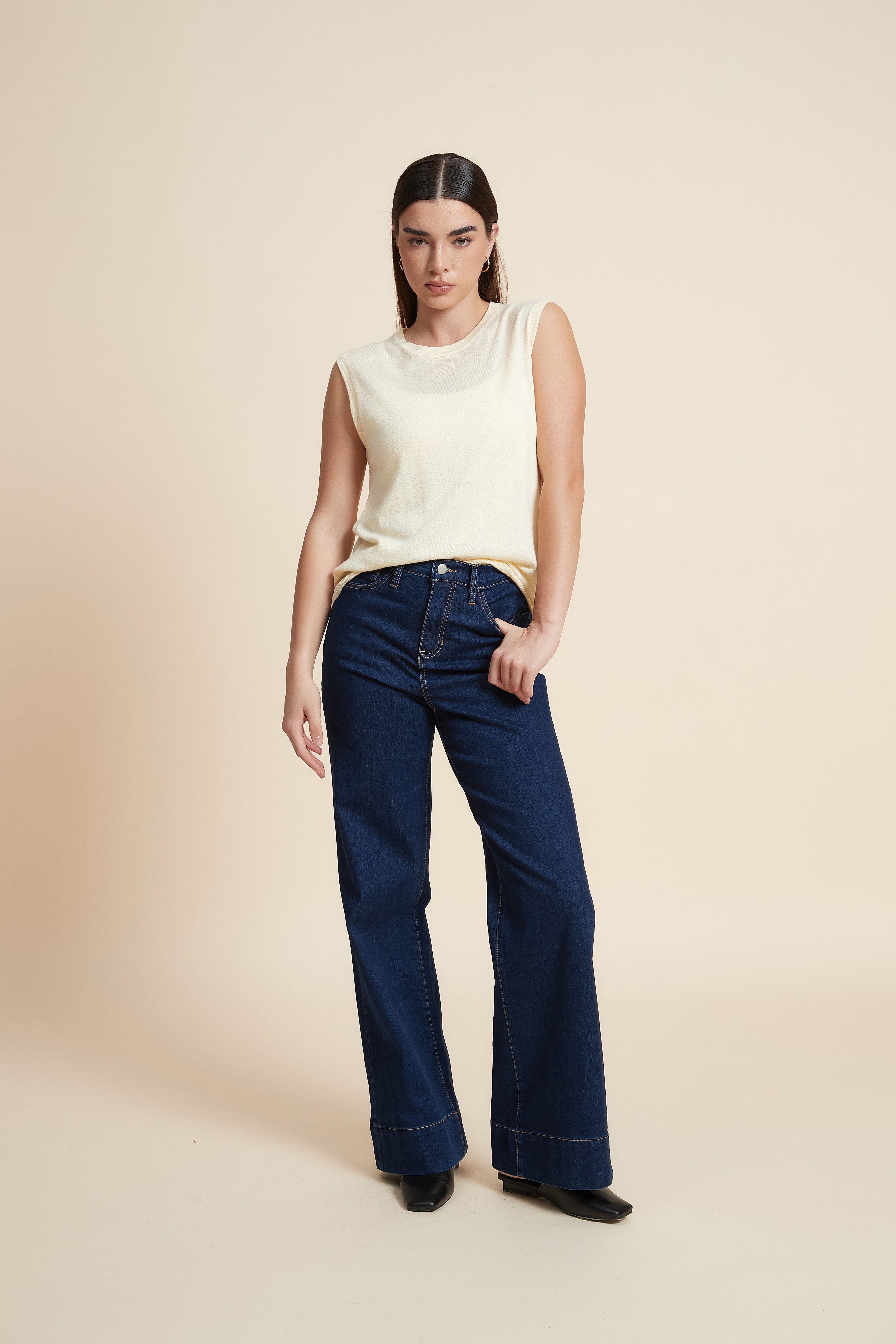 Sleeveless Plain Blouse