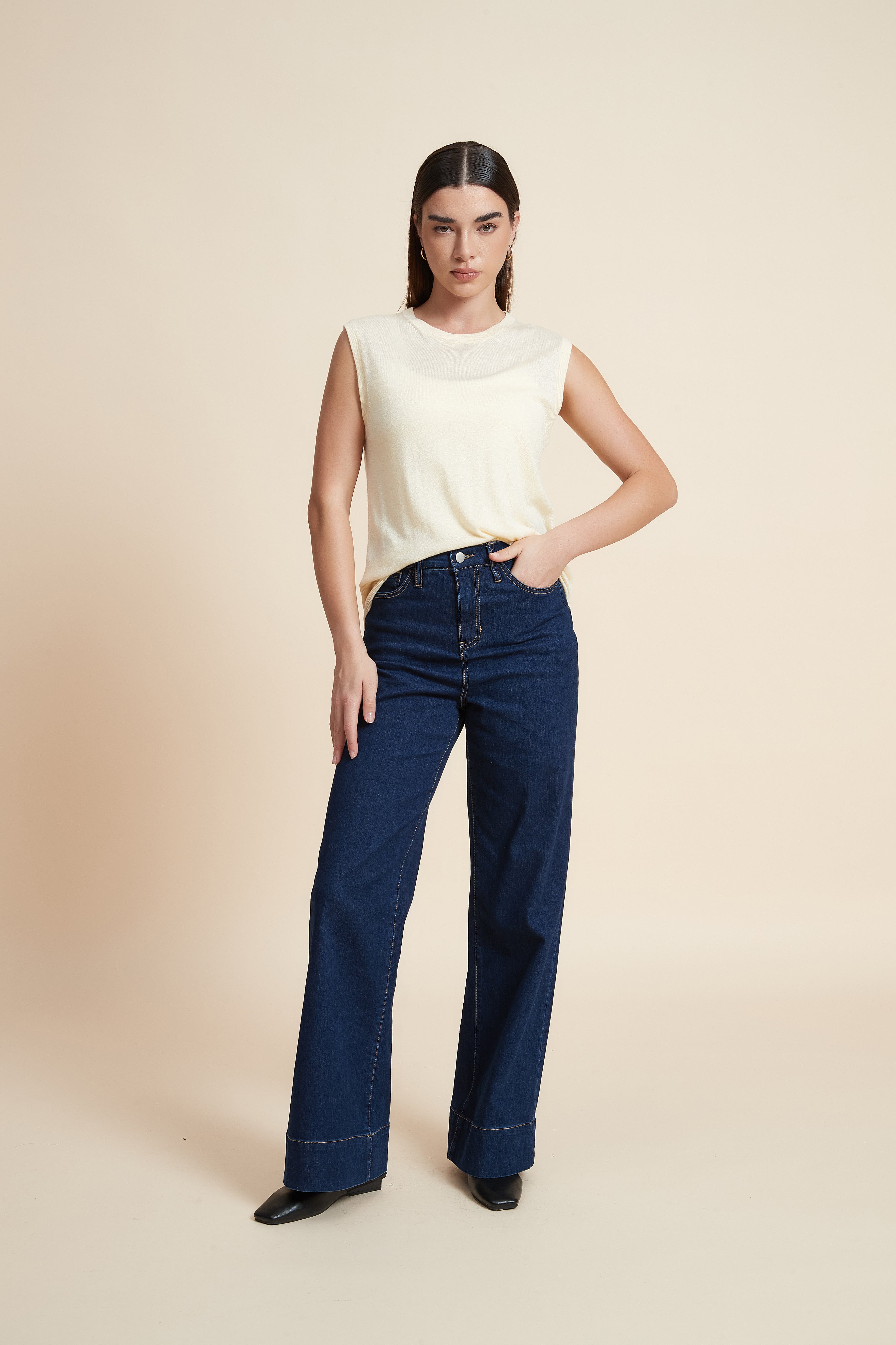 Sleeveless Plain Blouse