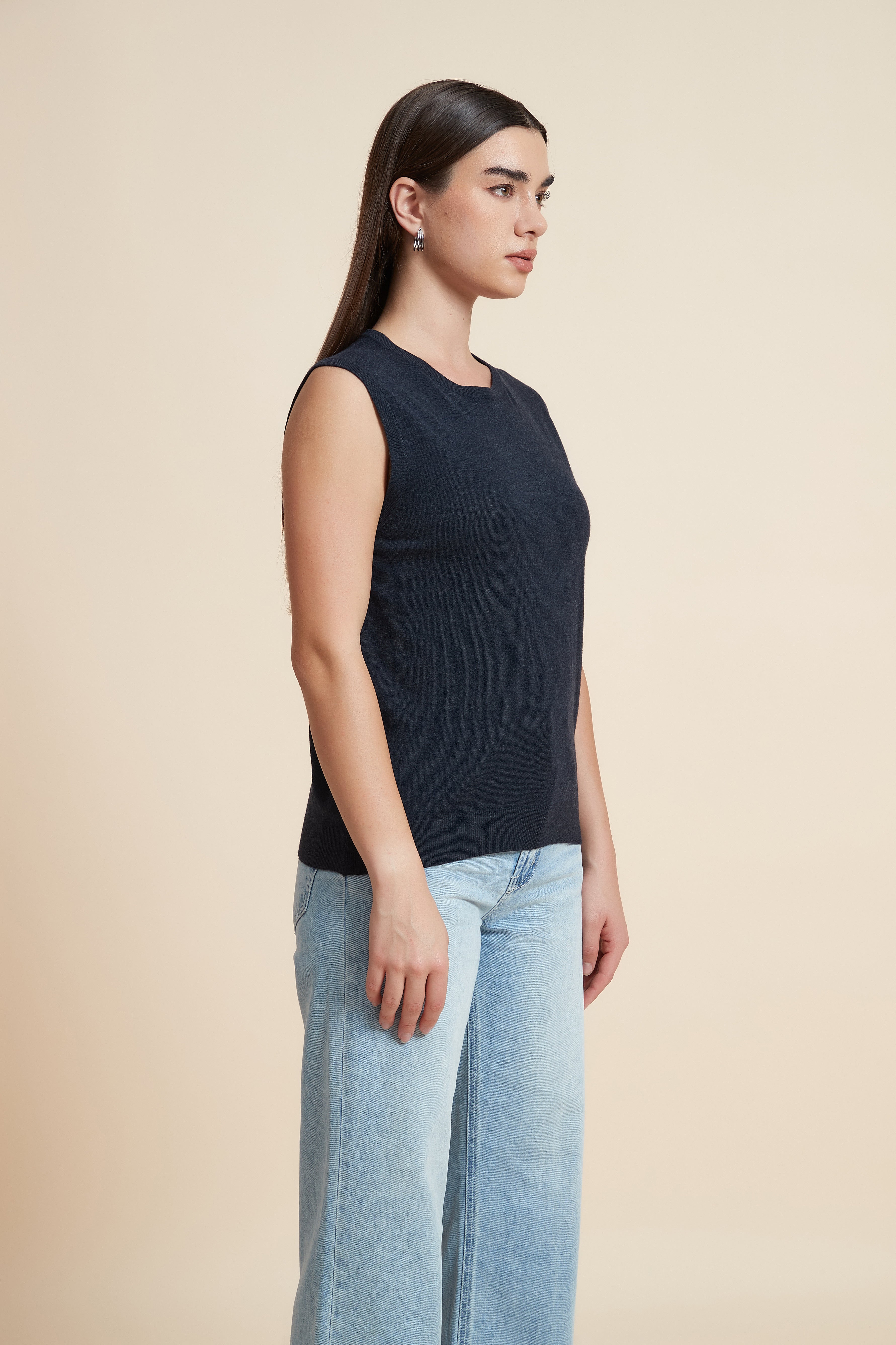 Sleeveless Plain Blouse