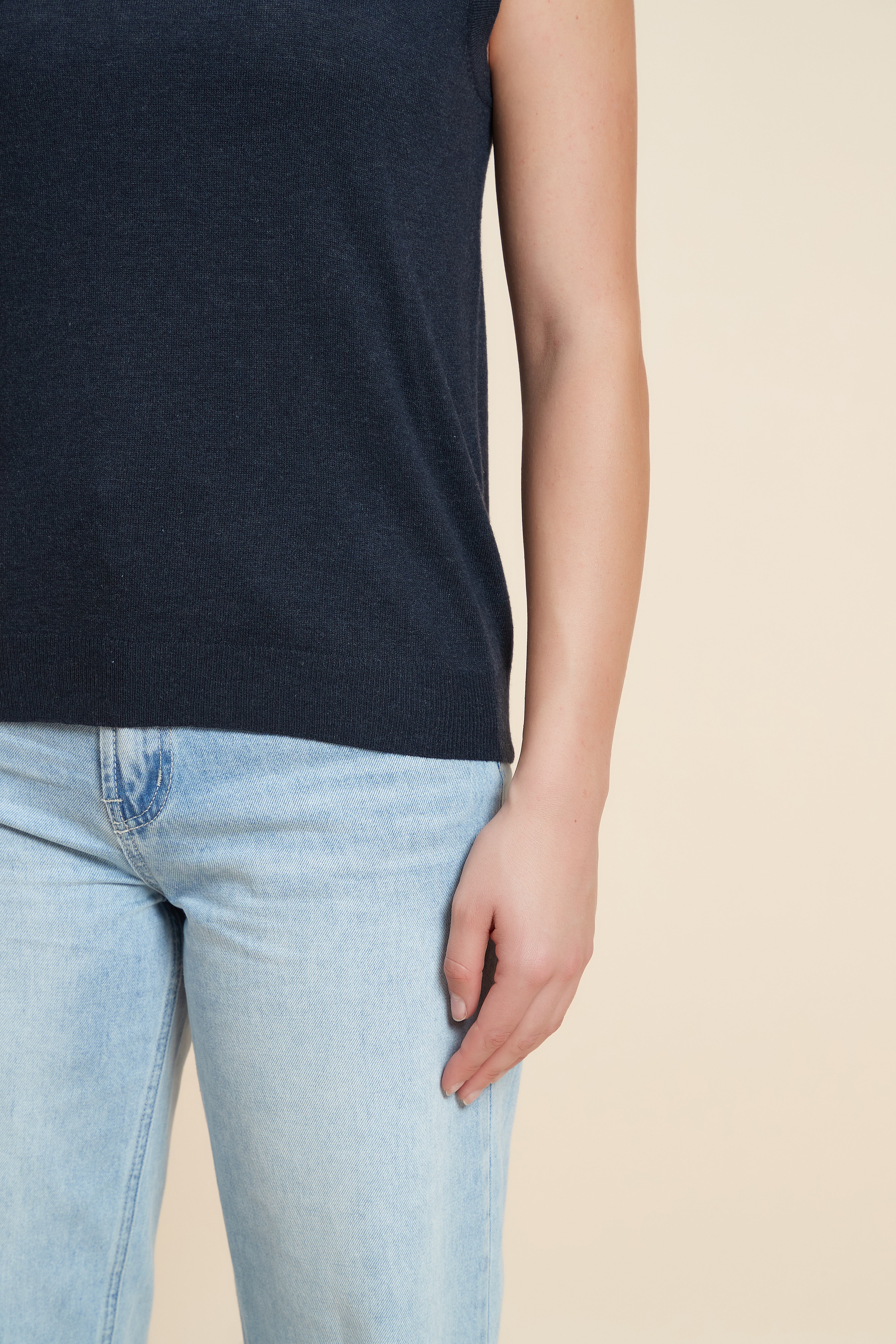 Sleeveless Plain Blouse