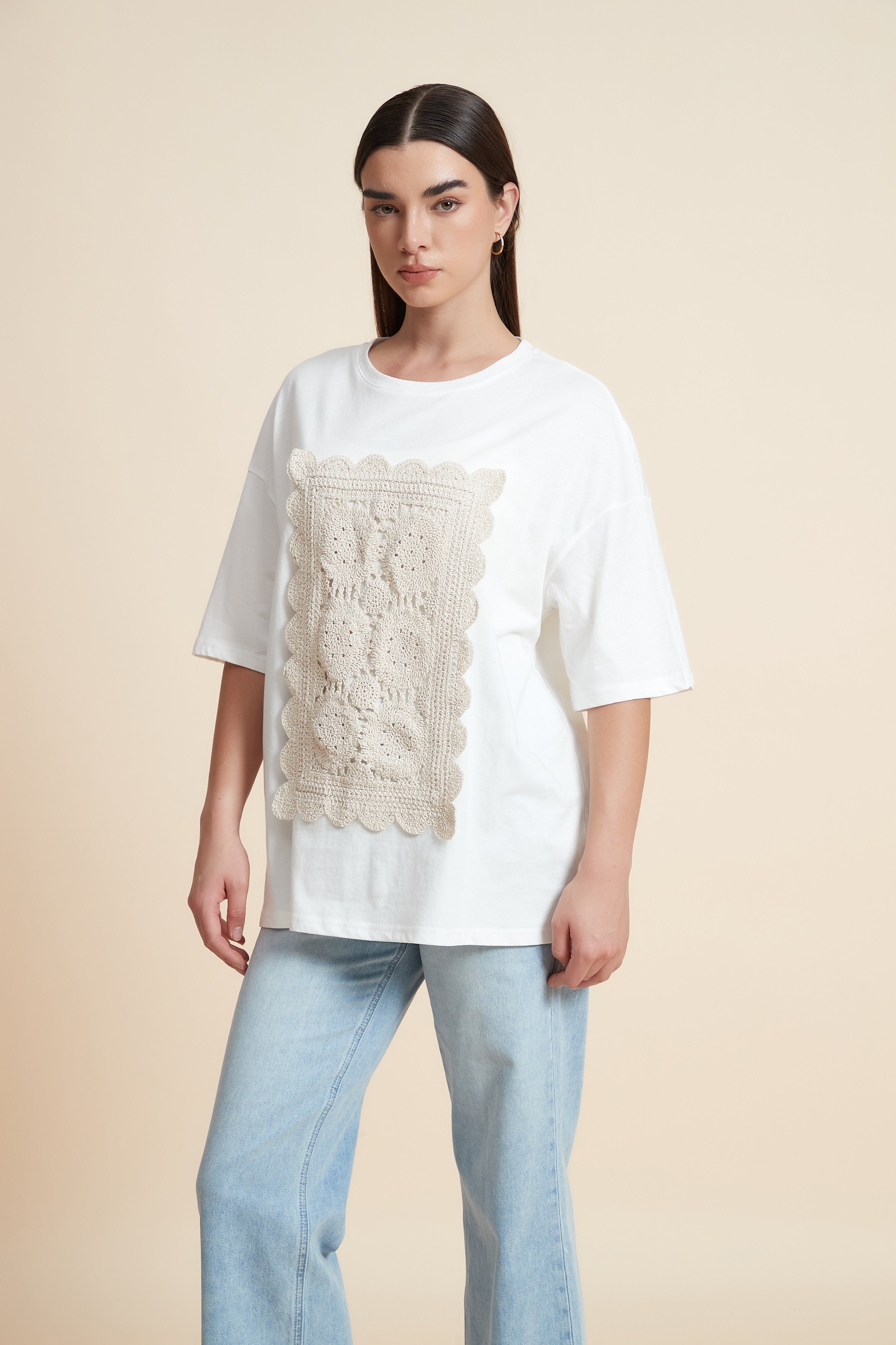 تيشيرت نصف كم مطرز