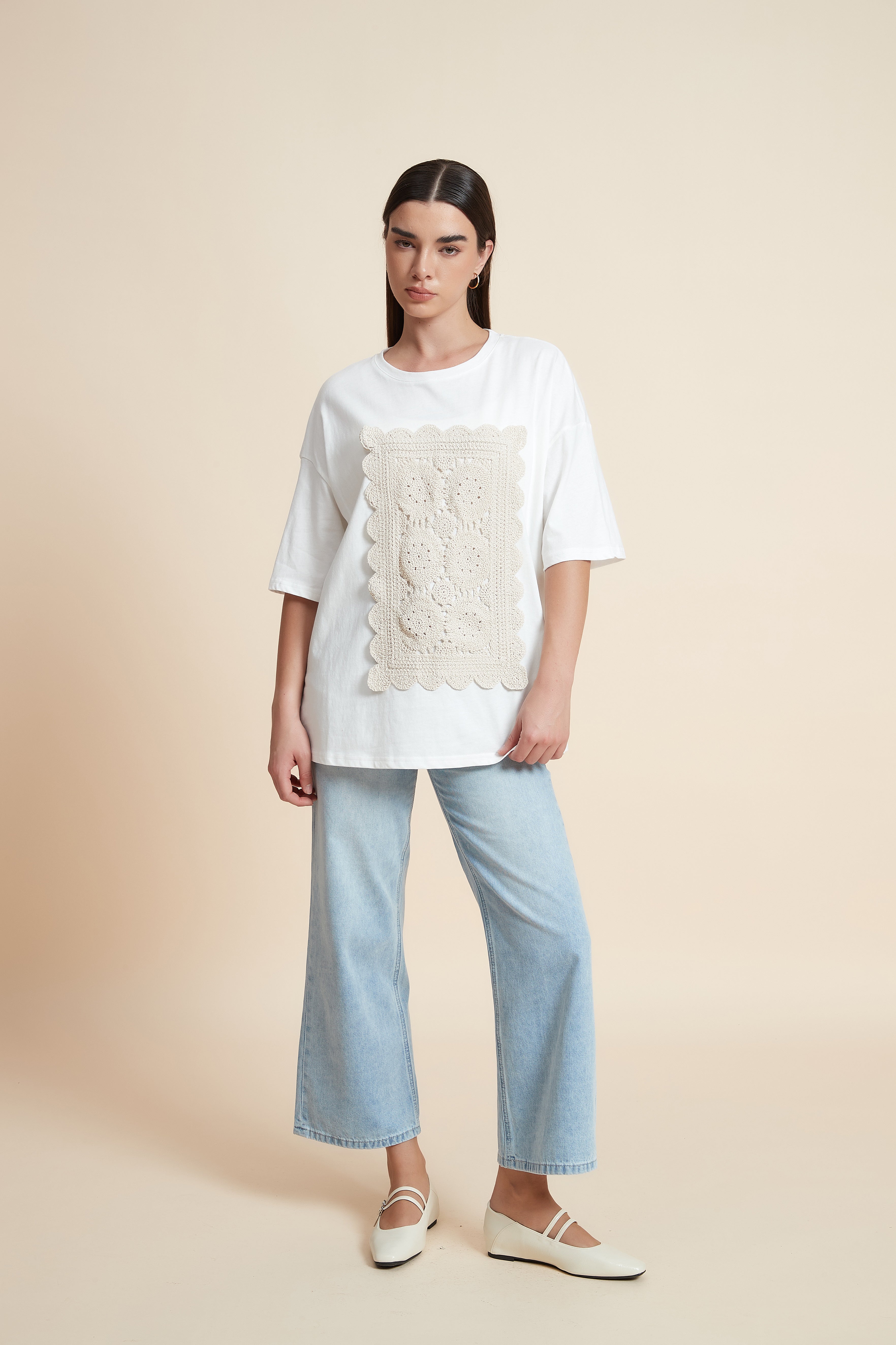 تيشيرت نصف كم مطرز