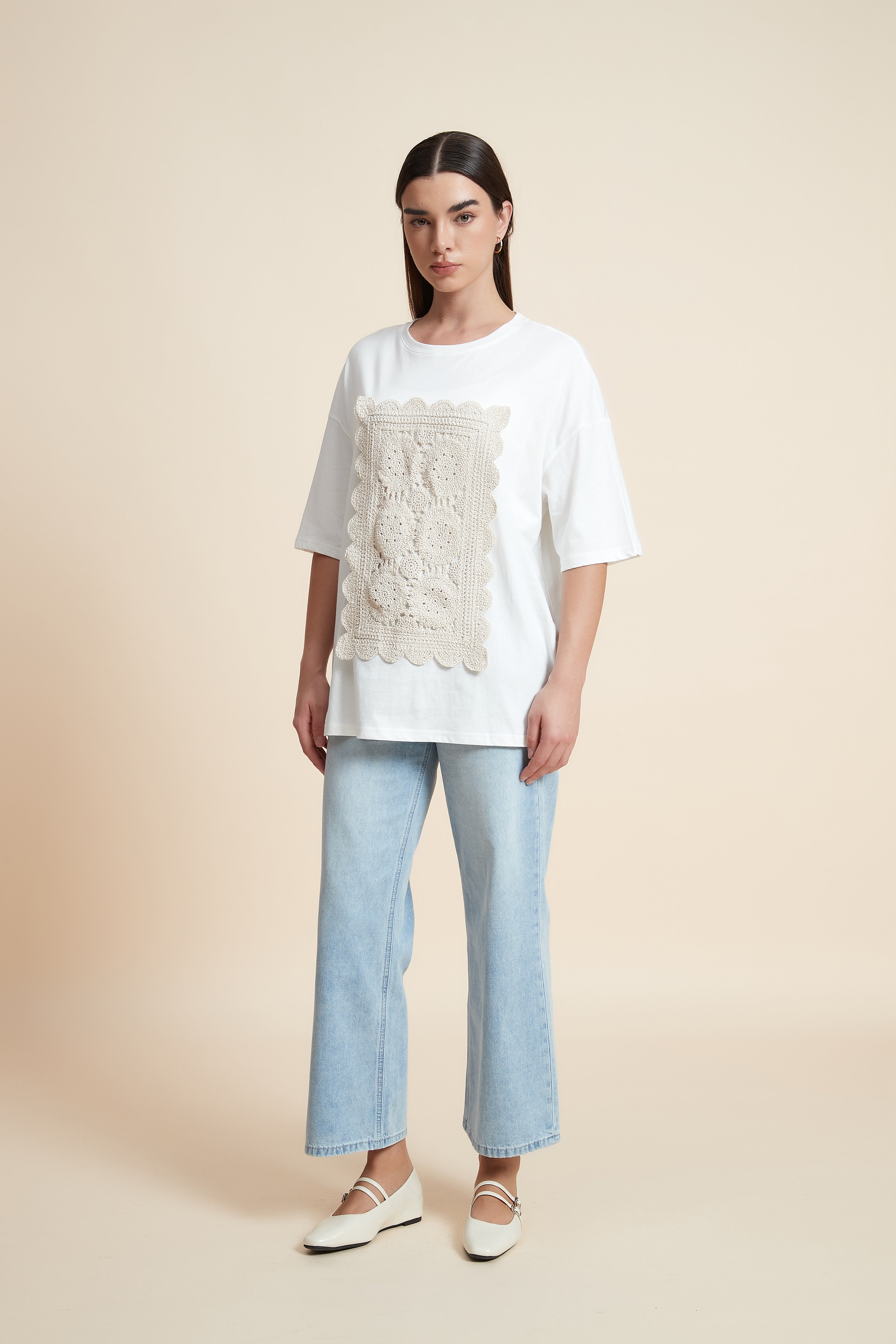 تيشيرت نصف كم مطرز