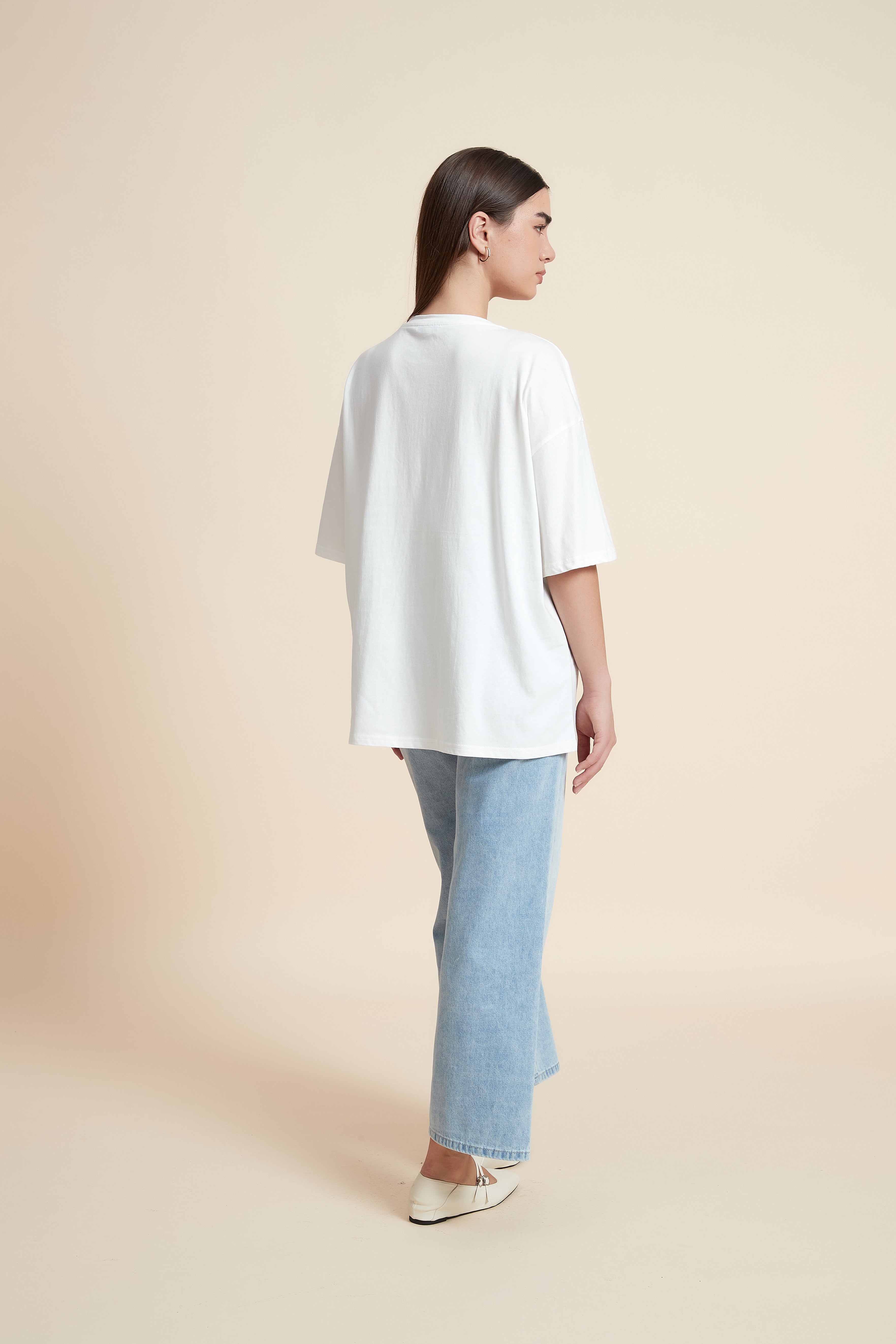 تيشيرت نصف كم مطرز