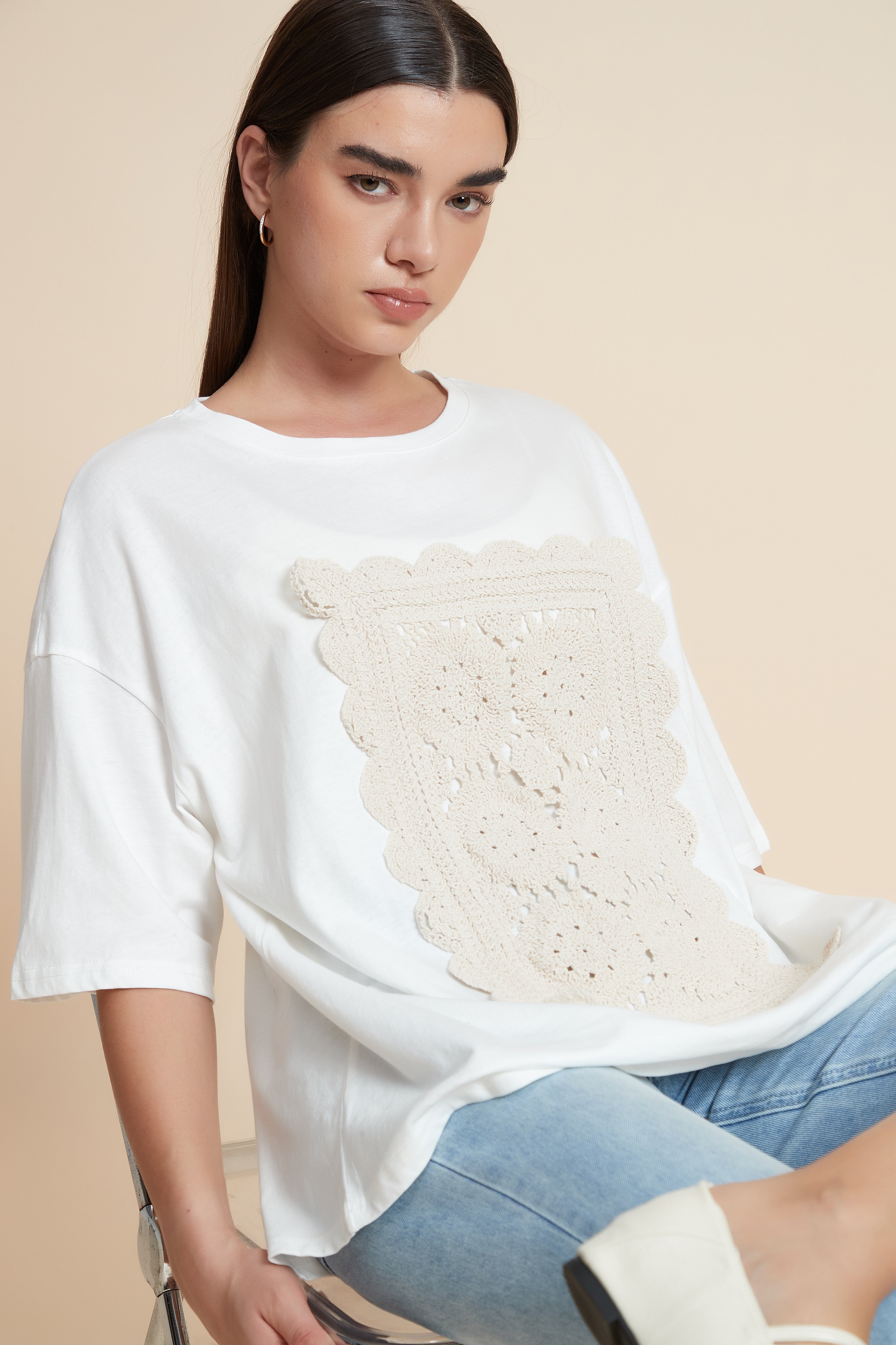 تيشيرت نصف كم مطرز