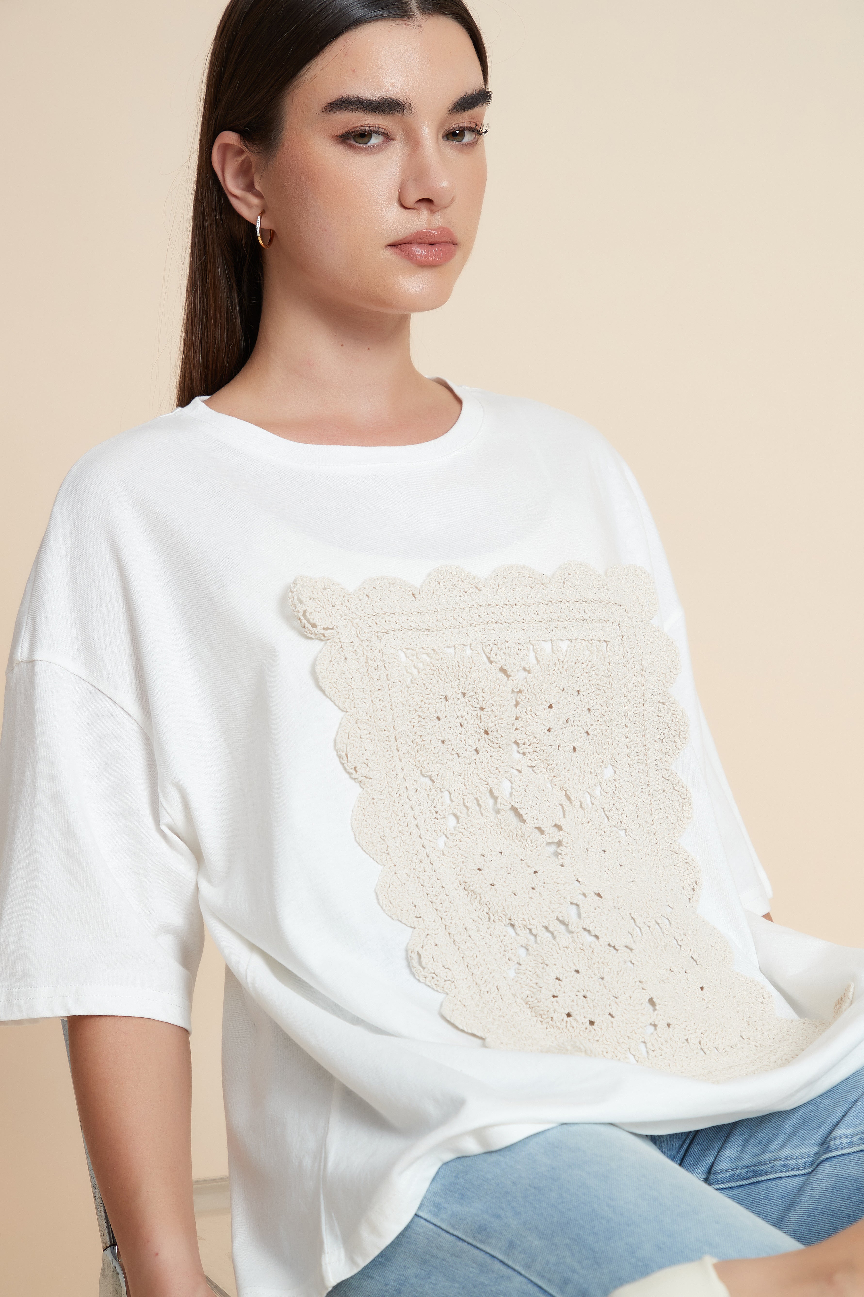 تيشيرت نصف كم مطرز