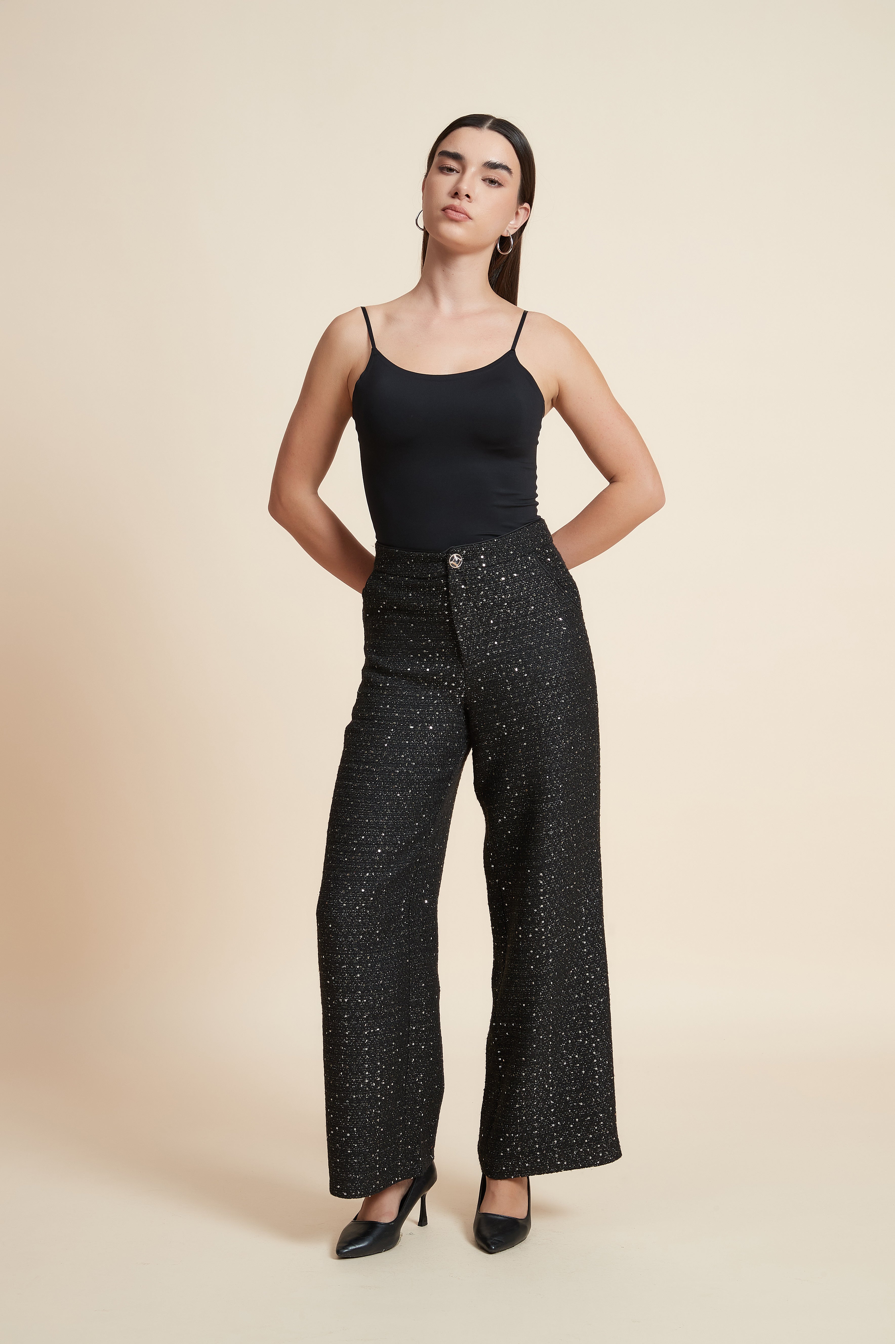 بنطلون طويل لامع بقصة واسعة