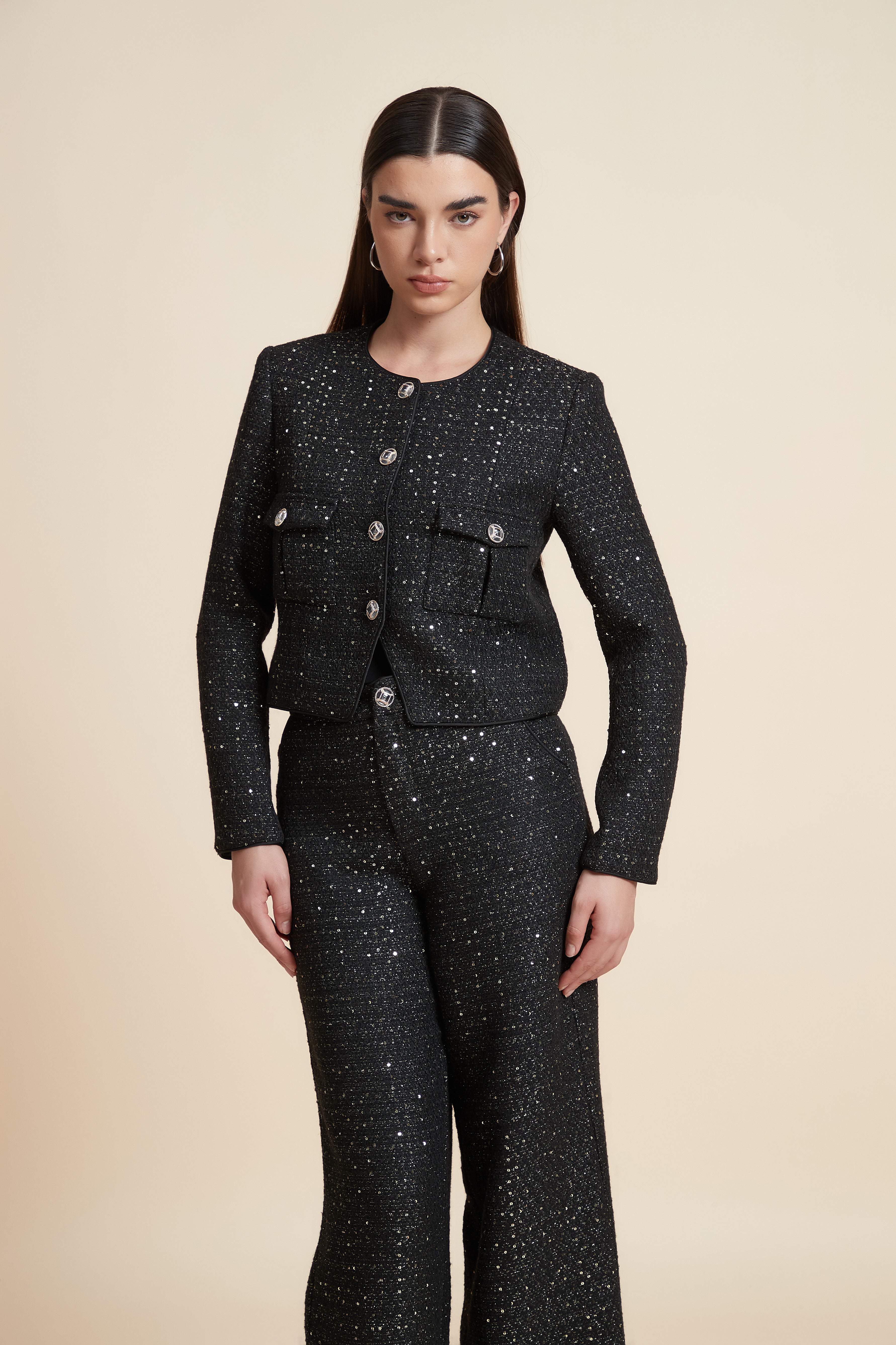 جاكيت قصير لامع أكمام طويلة بجيوب