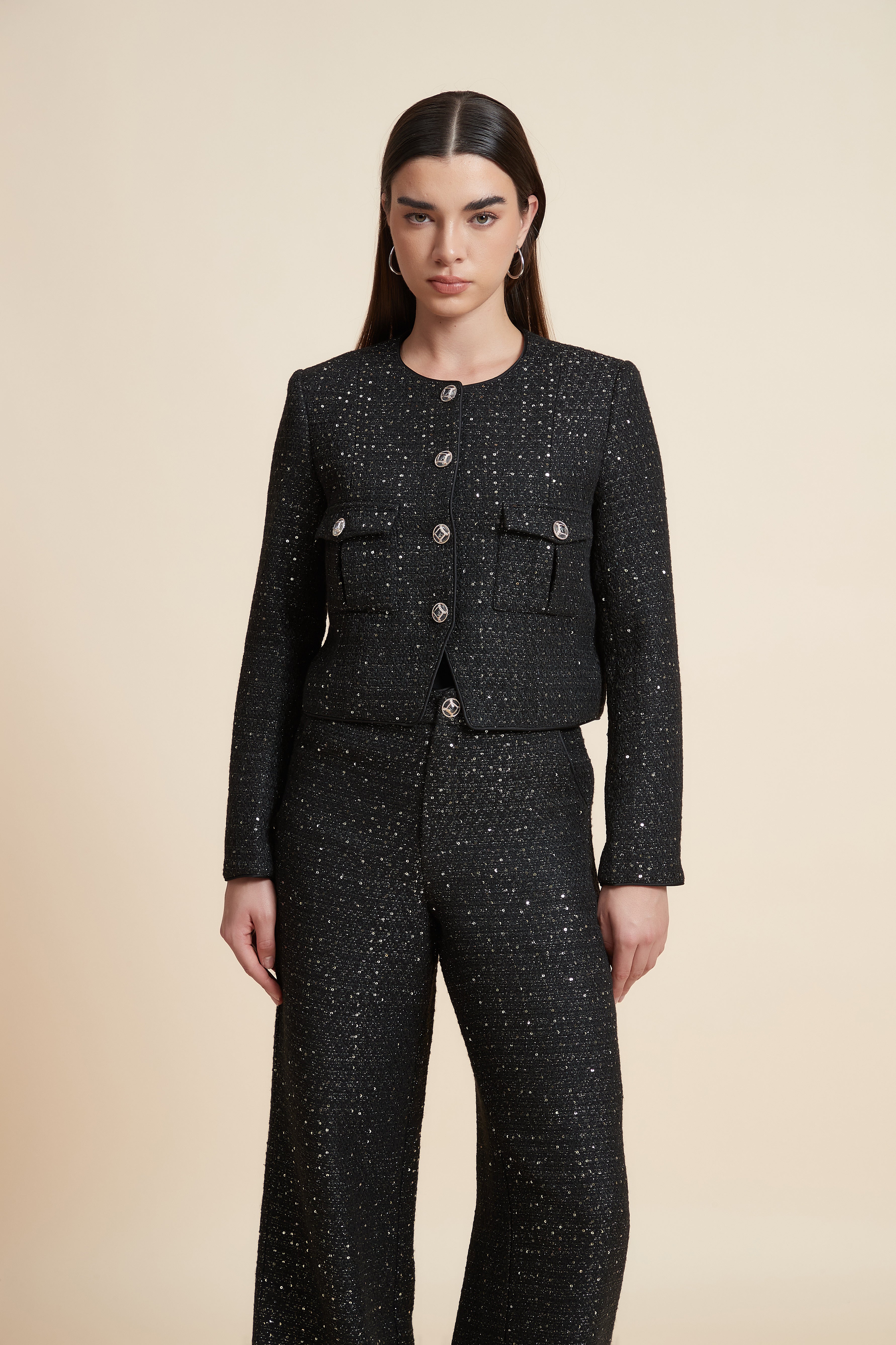 جاكيت قصير لامع أكمام طويلة بجيوب